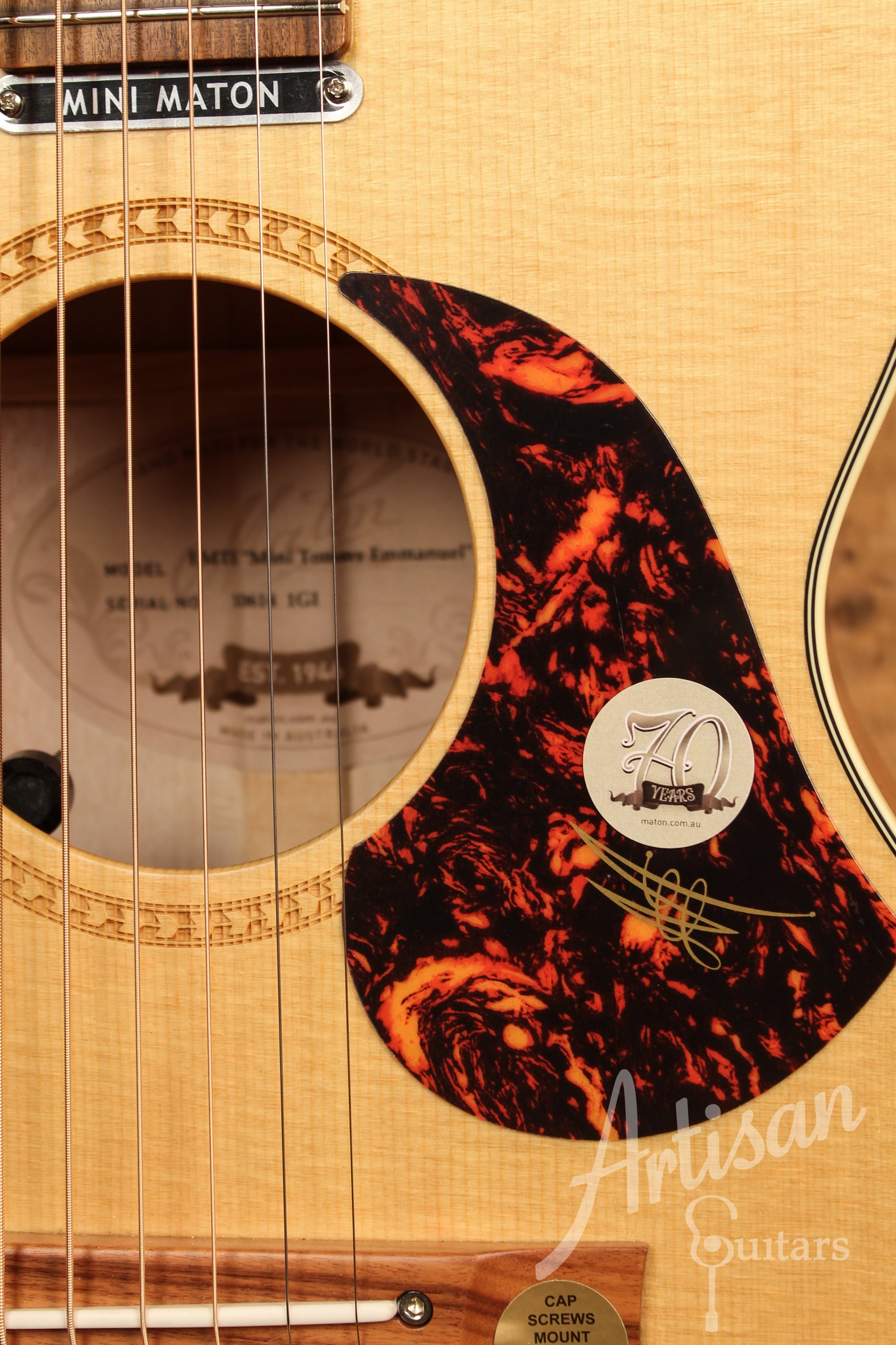 Maton EMTE Tommy Emmanuel Signature Mini Guitar Sitka Spuce and Queensland Maple ID-11761 - Artisan Guitars