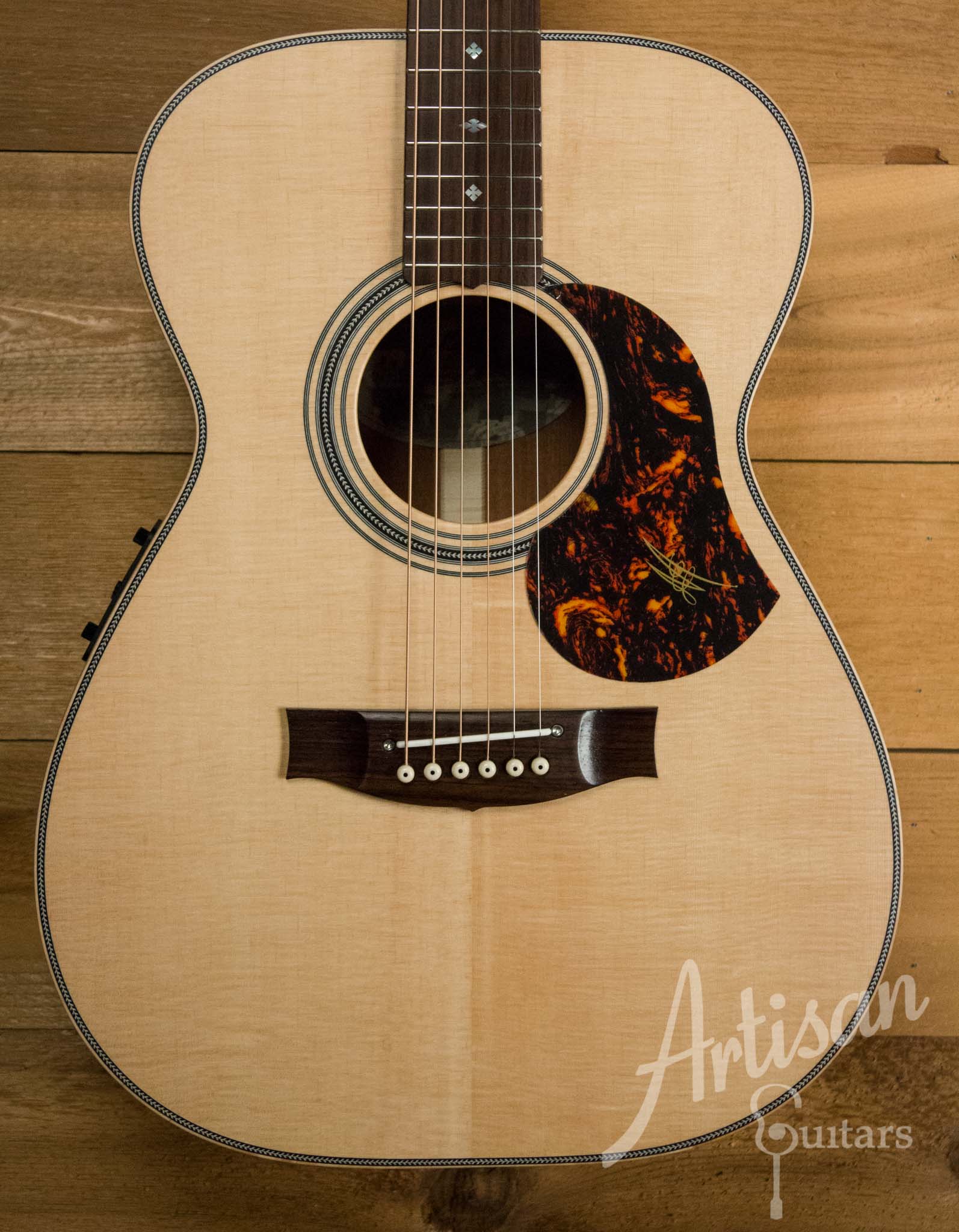 Maton EBG808 Artist Series Sitka Spruce and Blackwood ID-10543 - Artisan Guitars