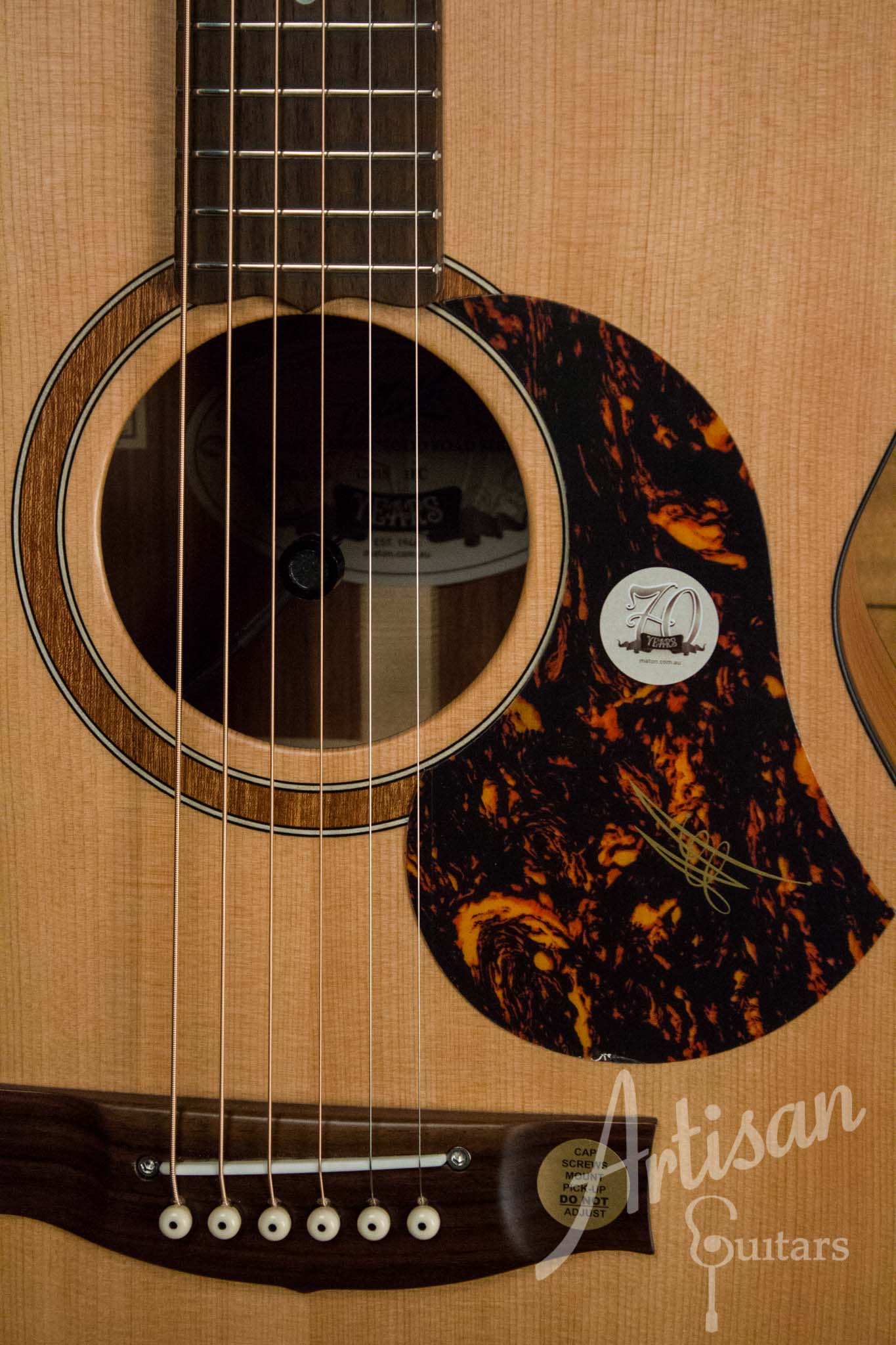 Maton SRS808 Guitar Western Red Cedar and Solid Blackwood  ID-10546 - Artisan Guitars