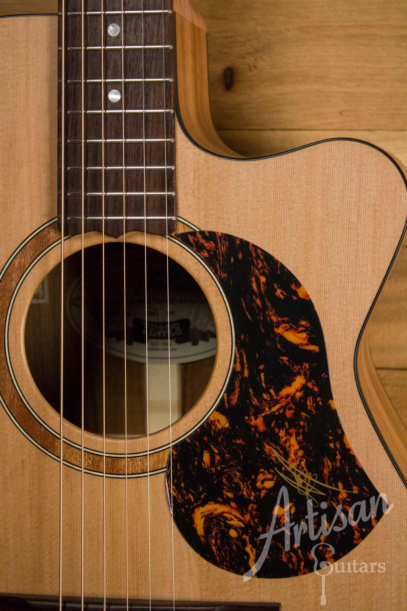 Maton SRS808C Guitar Western Red Cedar and Solid Blackwood Cutaway ID-10547 - Artisan Guitars