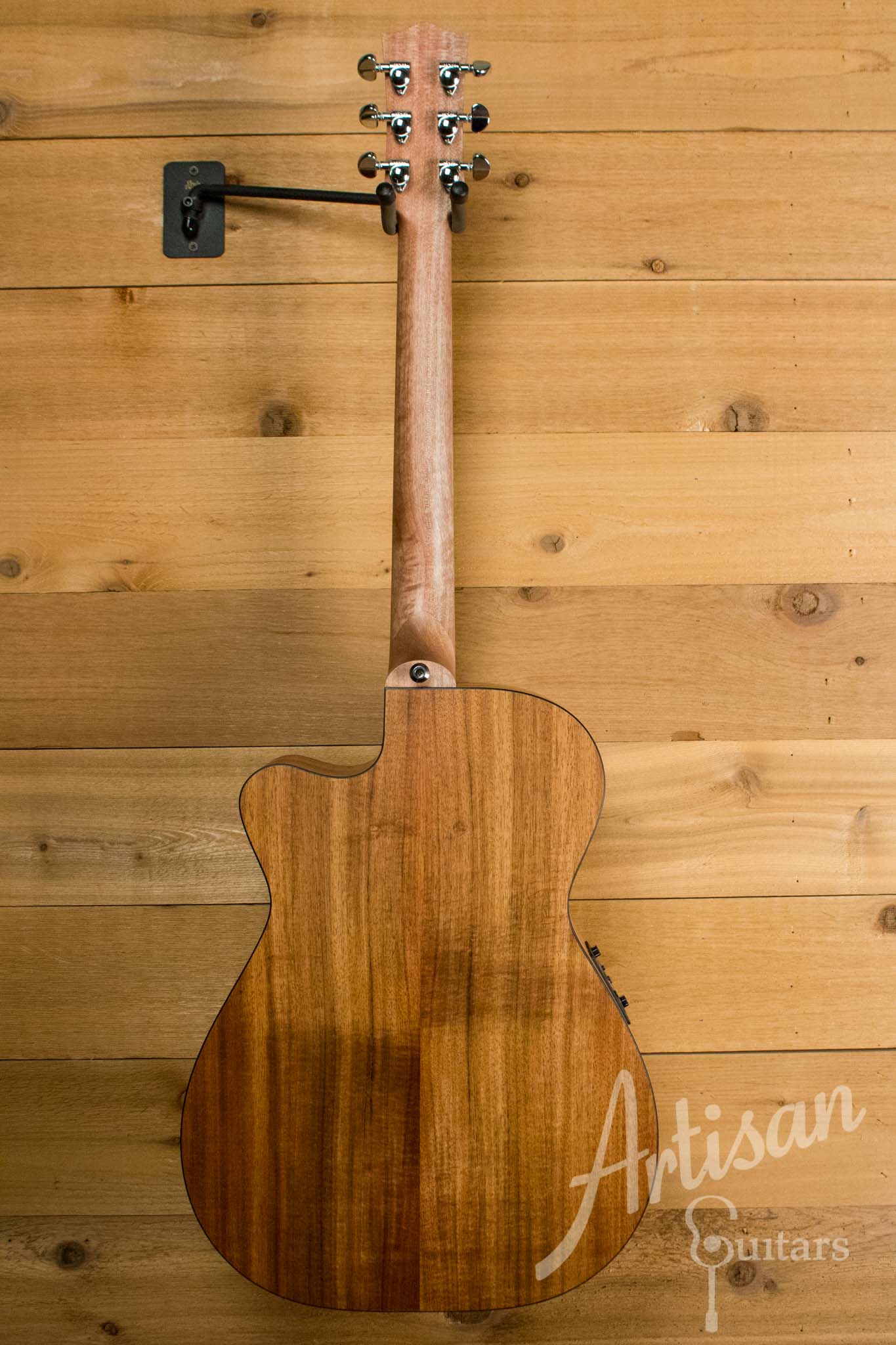 Maton SRS808C Guitar Western Red Cedar and Solid Blackwood Cutaway ID-10547 - Artisan Guitars