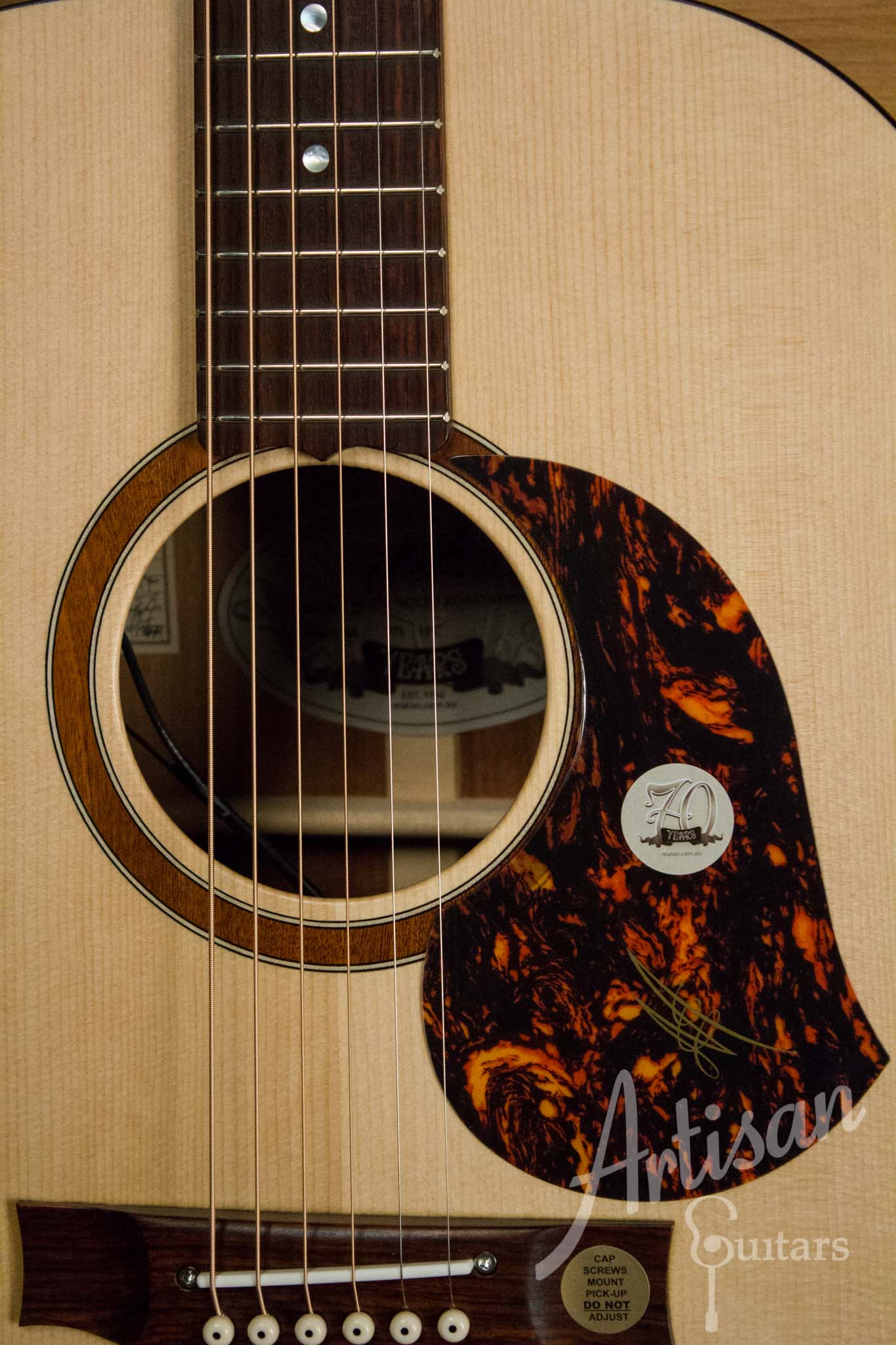 Maton SRS70 Guitar Solid Road Series Sitka and Blackwood AP5 Pro ID-10545 - Artisan Guitars