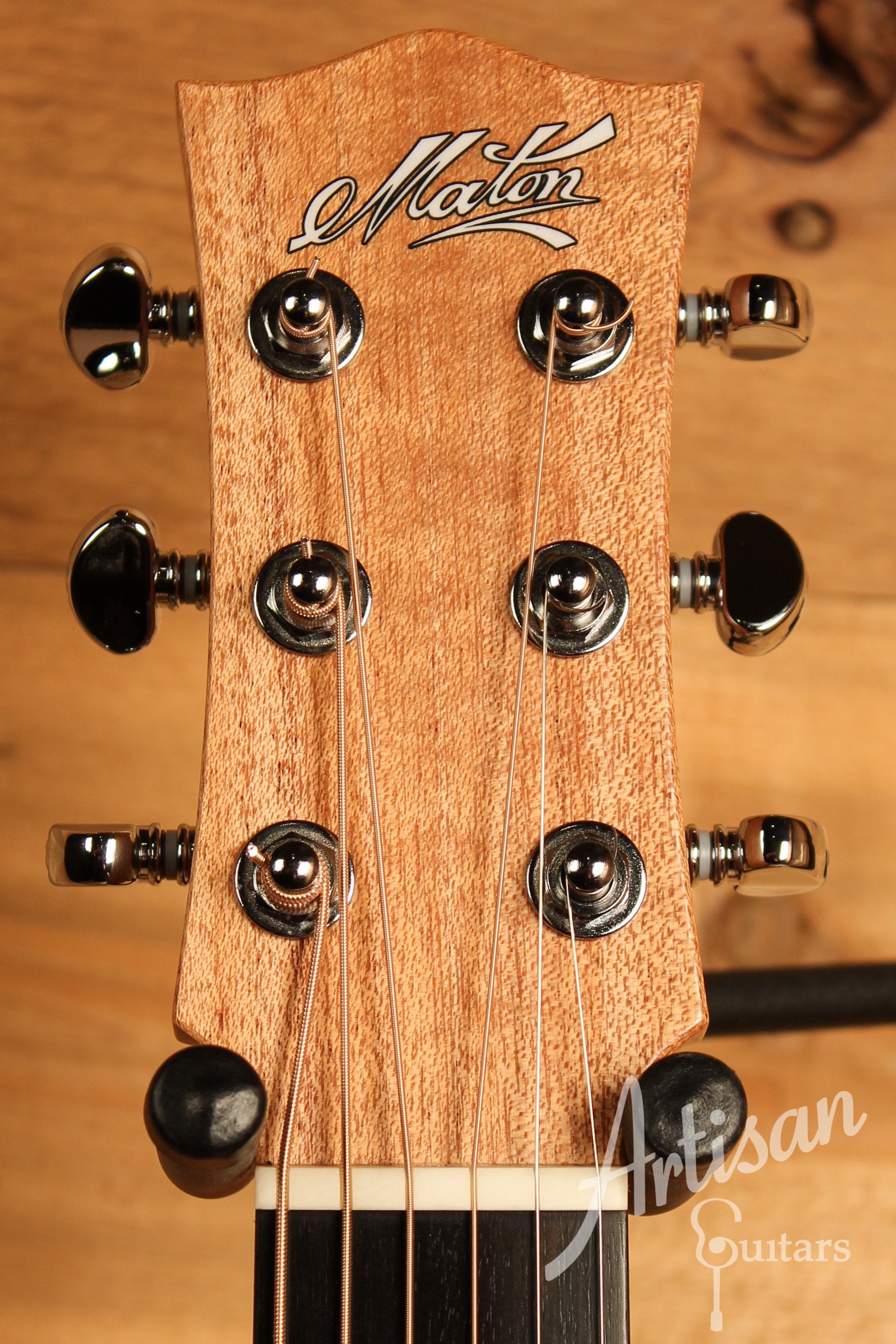 Maton EMBW6 Mini Guitar w/ Blackwood Top, Back & Sides and AP5 Pro Pickup System ID-12307 - Artisan Guitars