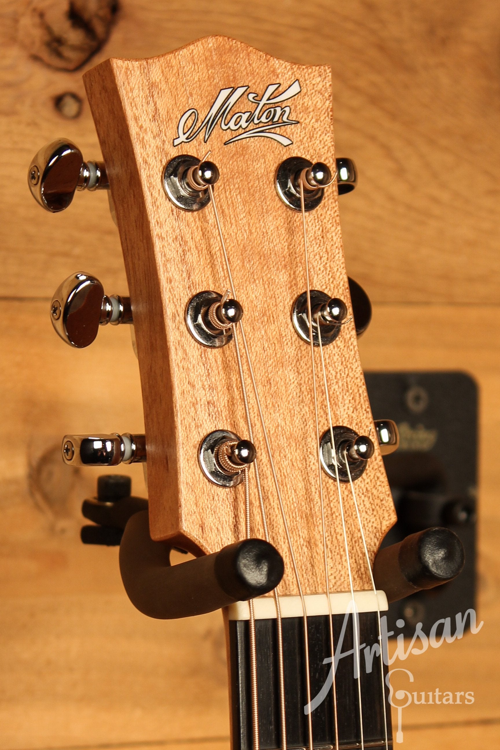 Maton EMBW6 Mini Guitar w/ Blackwood Top, Back & Sides and AP5 Pro Pickup System ID-12307 - Artisan Guitars