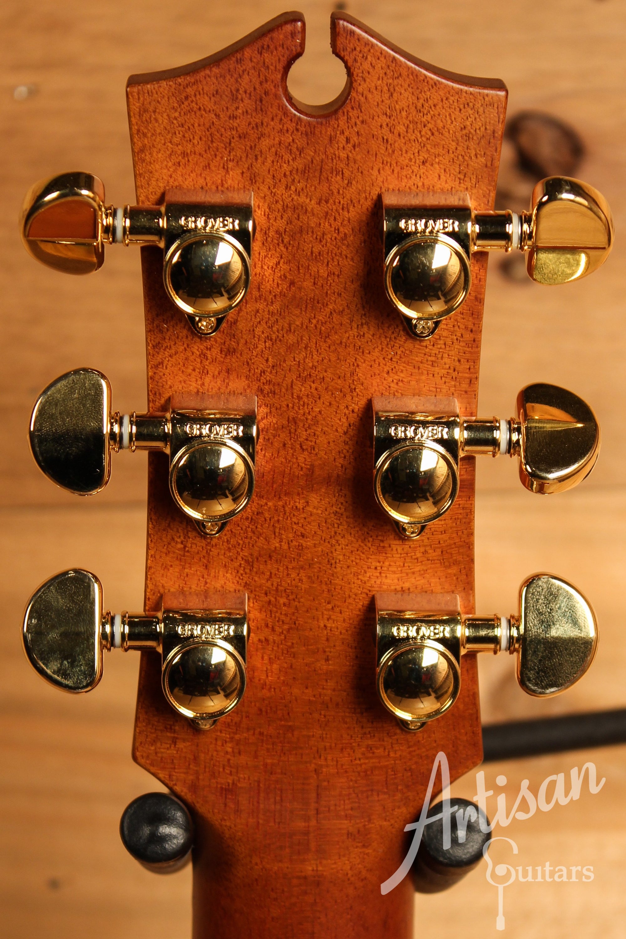 Maton EBG808C Nashville Series Sitka Spruce & Blackwood w/ Vintage Amber Sunburst Finish & Cutaway ID-12383 - Artisan Guitars