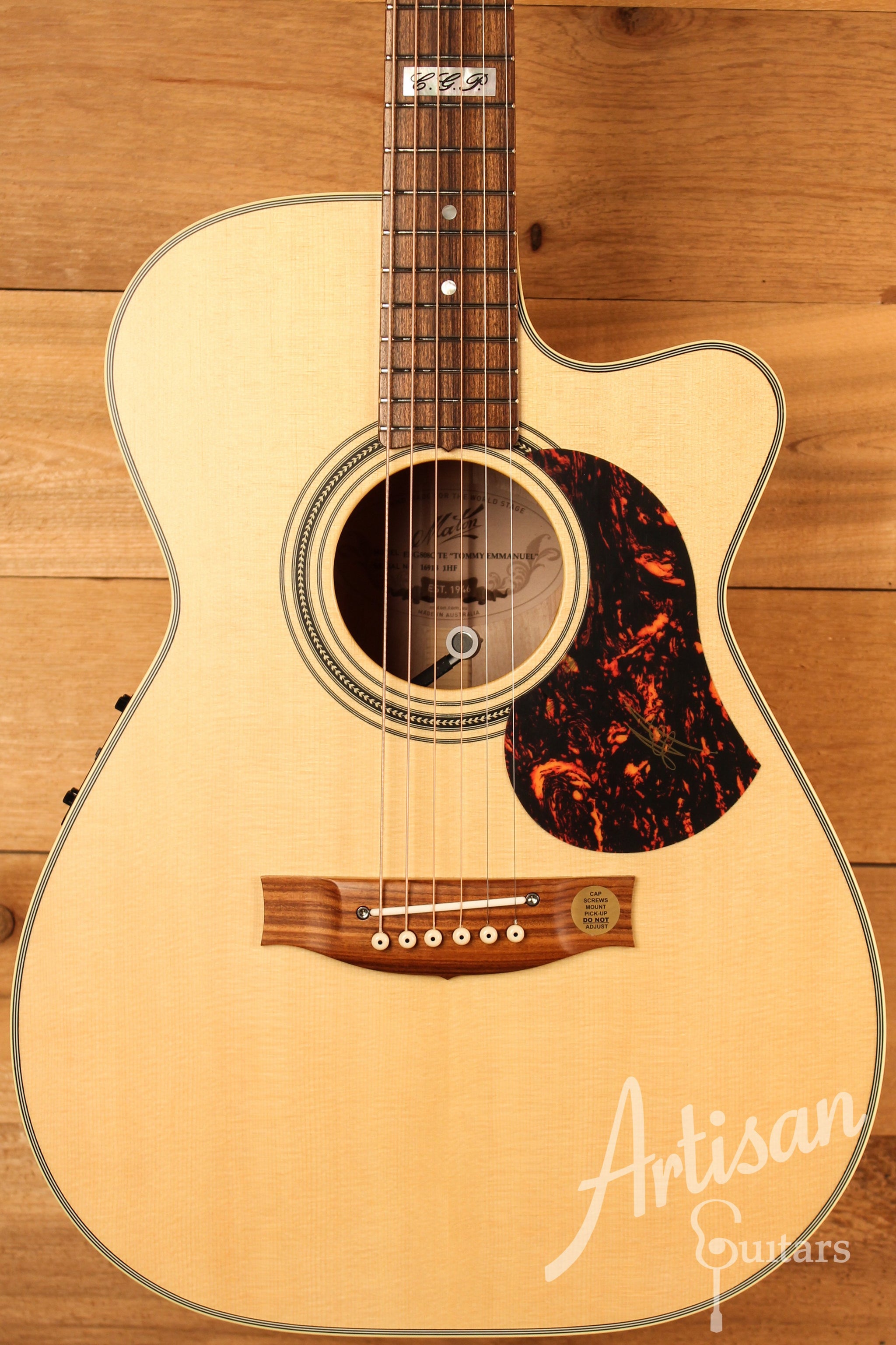 Maton EBG 808C TE Tommy Emmanuel Signature Guitar w/ Cutaway ID-12570 - Artisan Guitars