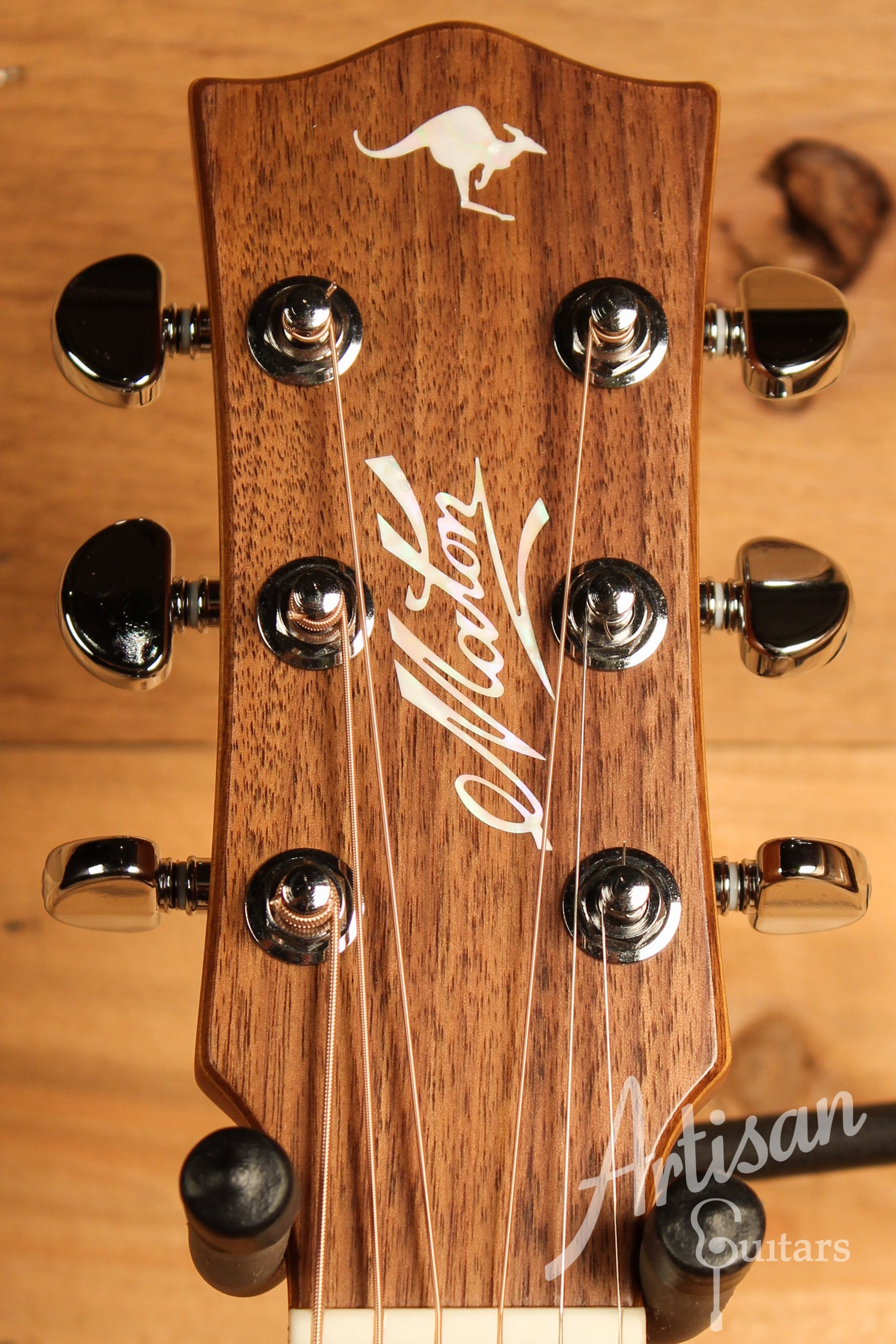 Maton EBG 808C TE Tommy Emmanuel Signature Guitar w/ Cutaway ID-12570 - Artisan Guitars