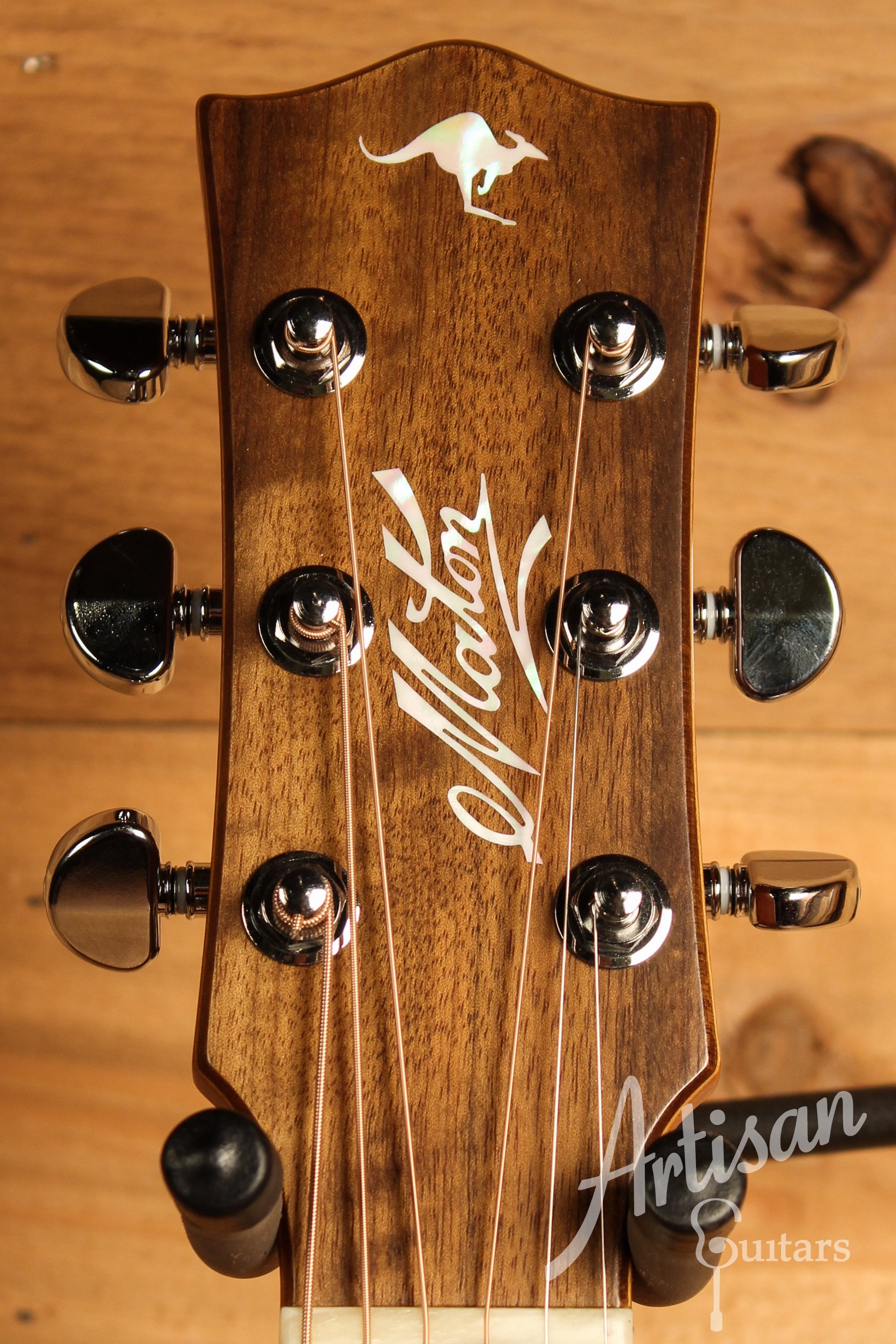 Maton EBG 808 TE Tommy Emmanuel Signature Guitar ID-12571 - Artisan Guitars