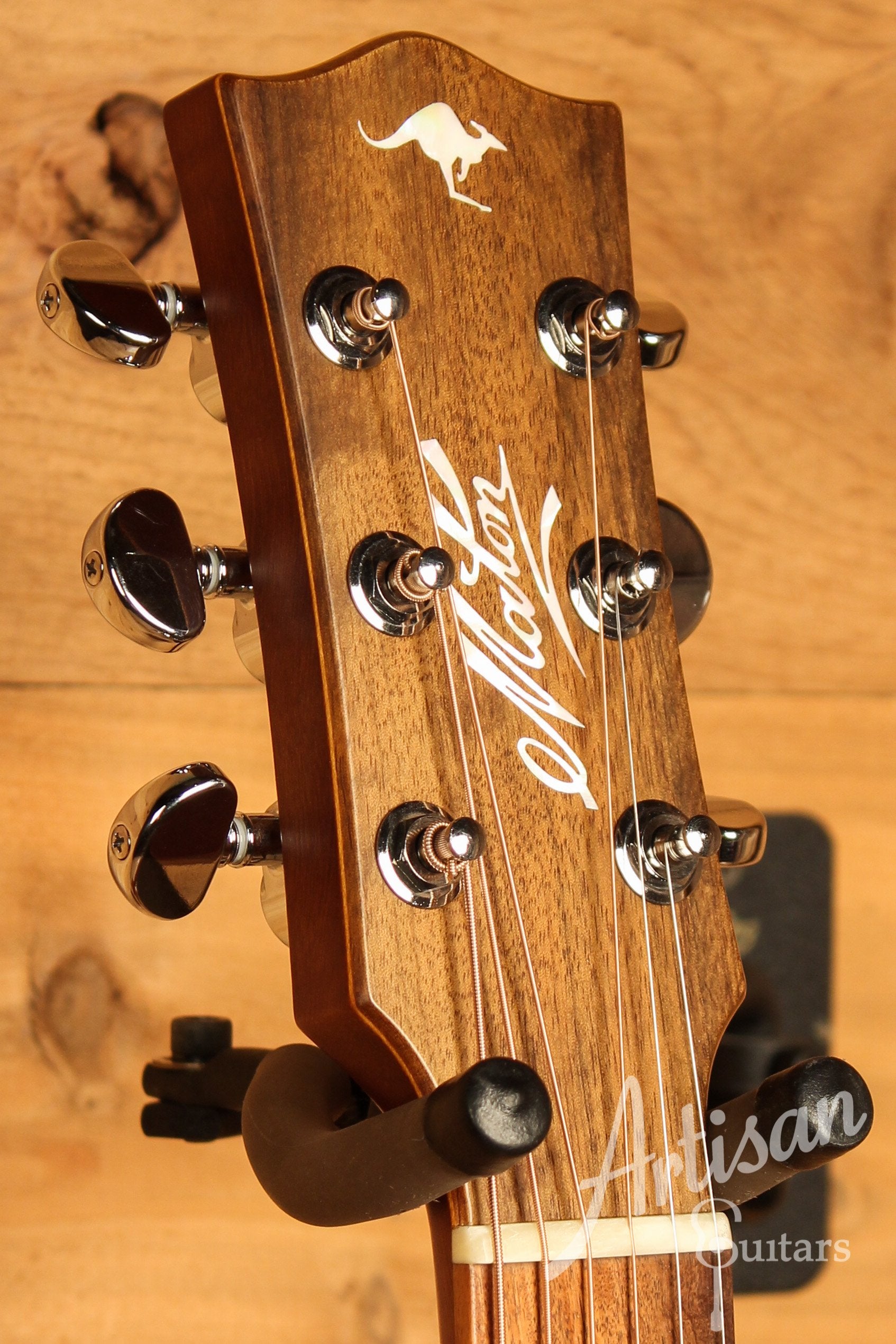 Maton EBG 808 TE Tommy Emmanuel Signature Guitar ID-12571 - Artisan Guitars