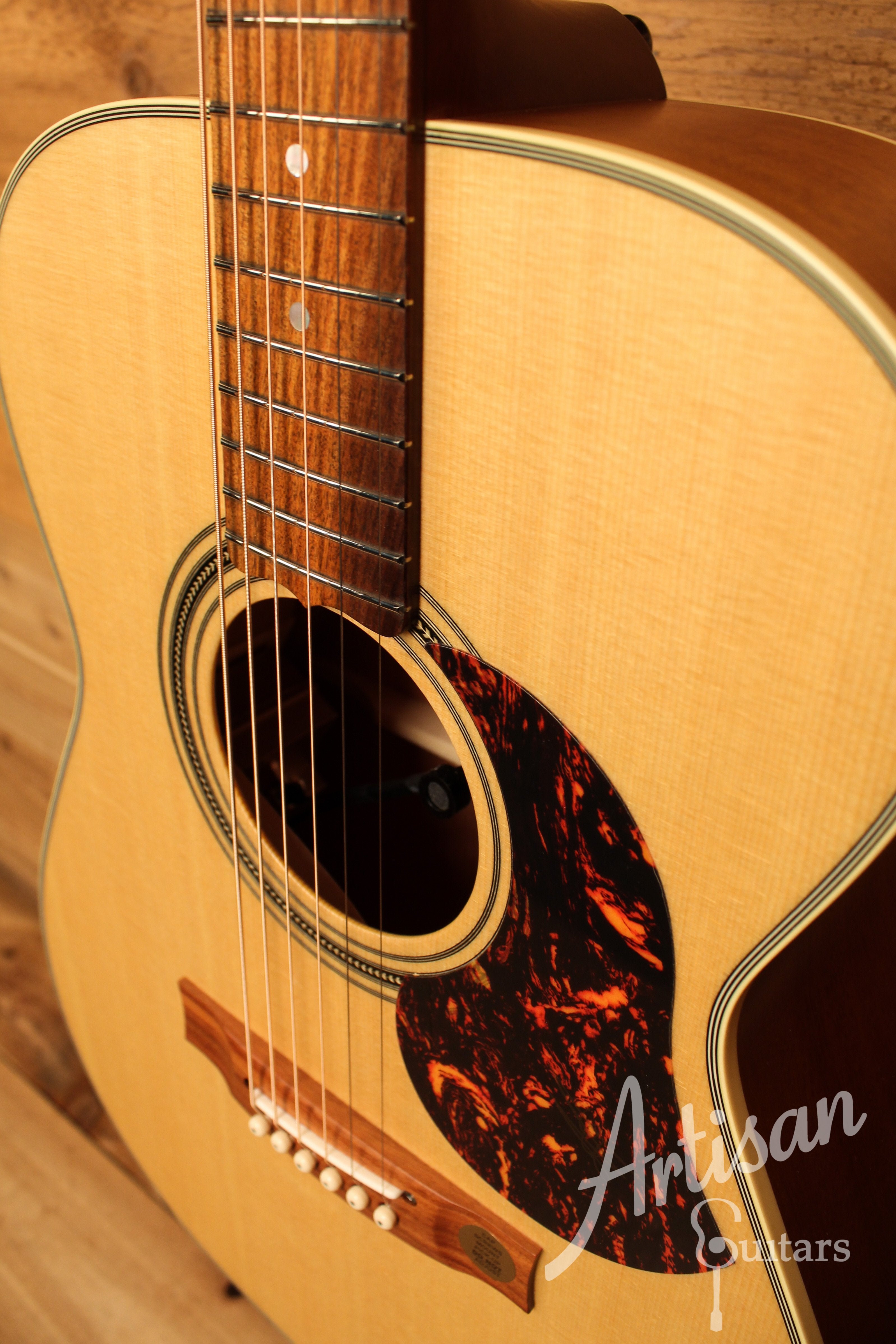 Maton EBG 808 TE Tommy Emmanuel Signature Guitar ID-12571 - Artisan Guitars