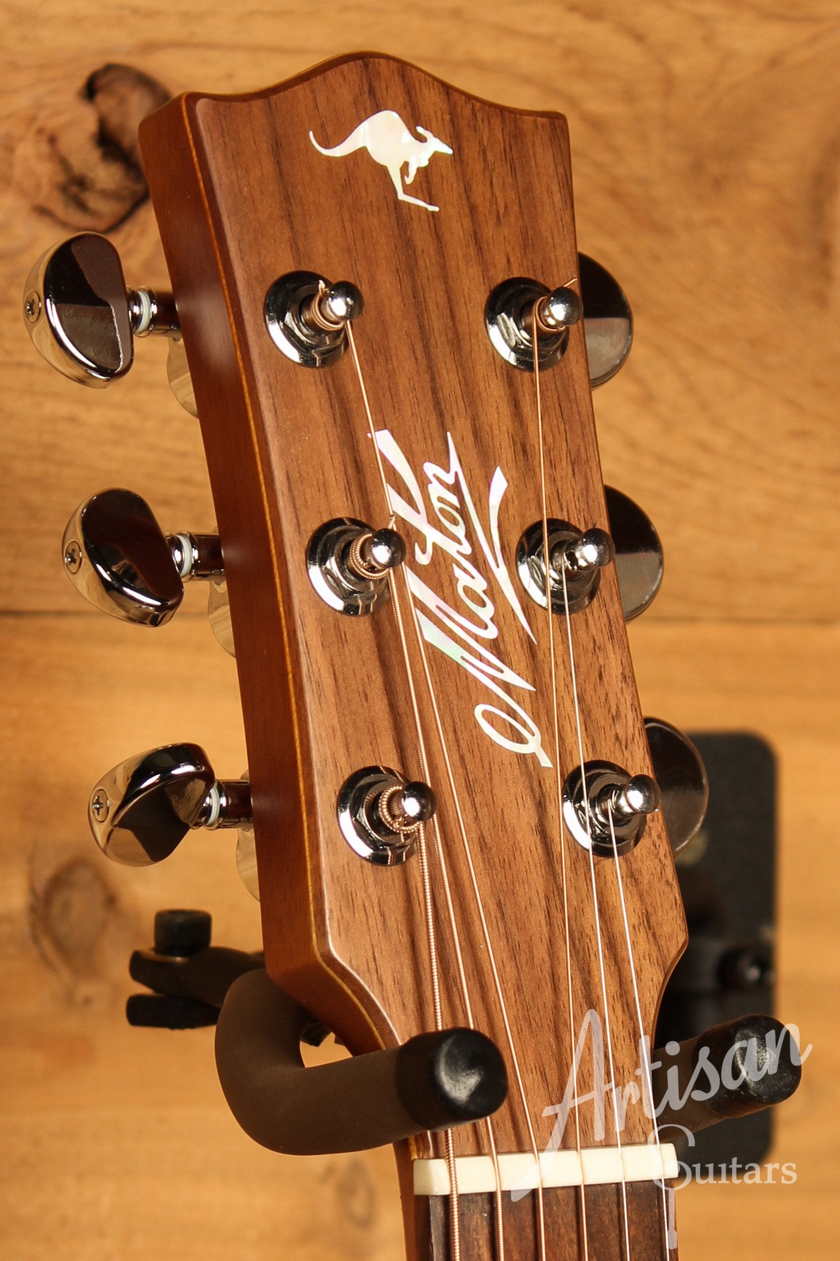 Maton EBG 808 TE Tommy Emmanuel Signature Guitar ID-12322 - Artisan Guitars