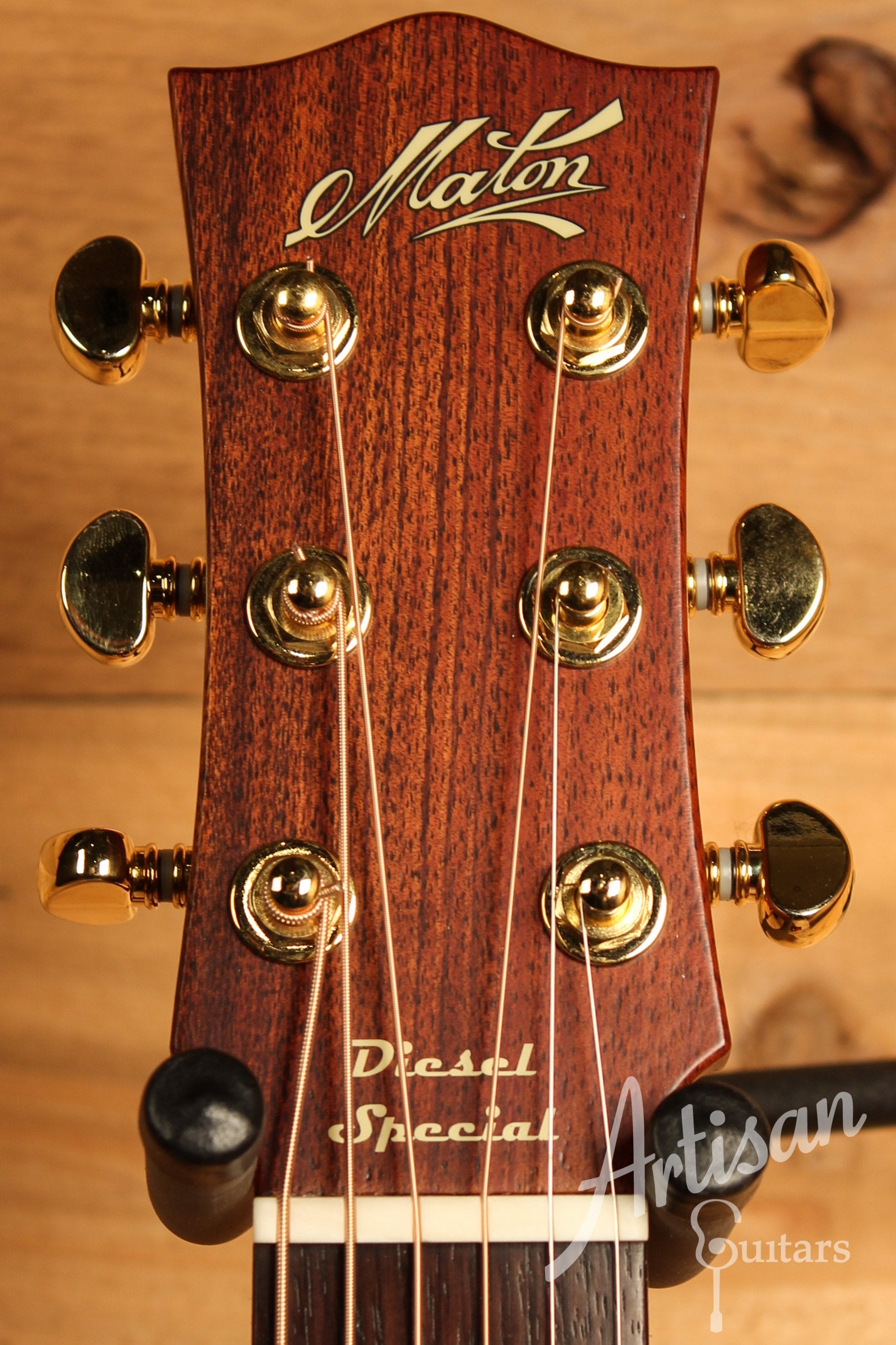 Maton EMD6 Mini Maton Diesel Sitka with Blackwood and Vintage Amber Sunburst ID-12323 - Artisan Guitars