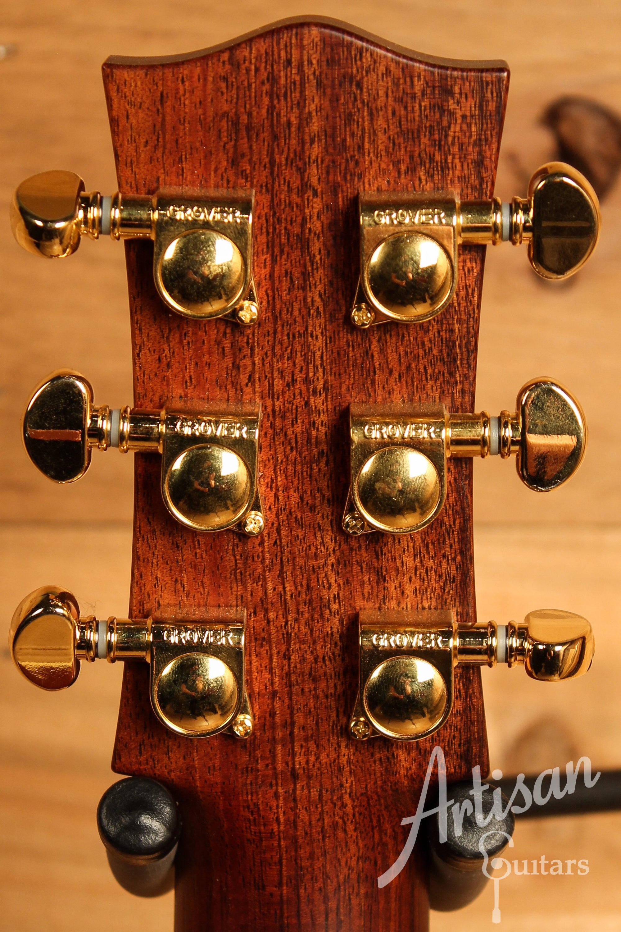 Maton EMD6 Mini Maton Diesel Sitka with Blackwood and Vintage Amber Sunburst ID-12323 - Artisan Guitars