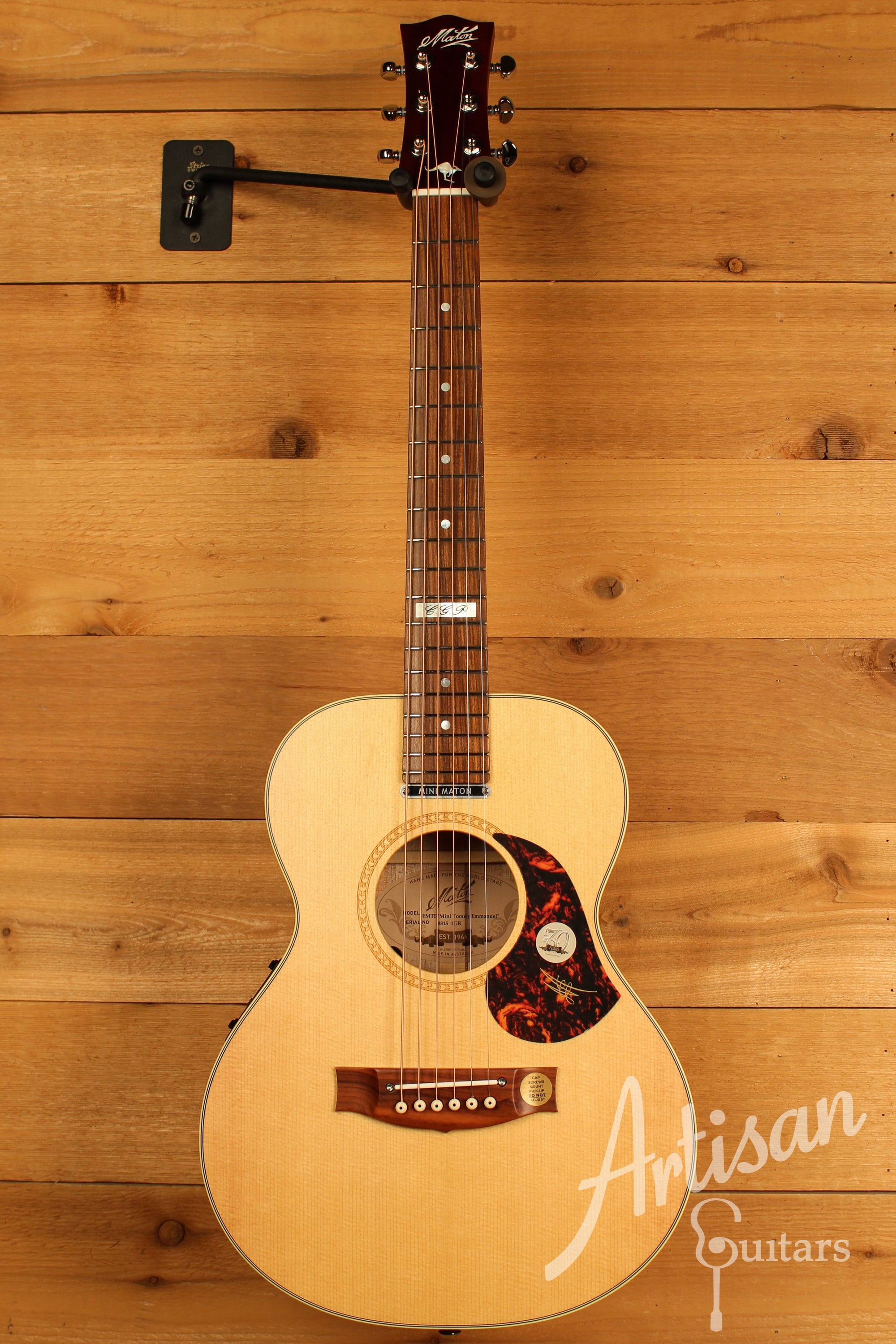Maton EMTE Tommy Emmanuel Signature Mini Guitar Sitka Spuce and Queensland Maple ID-12324 - Artisan Guitars