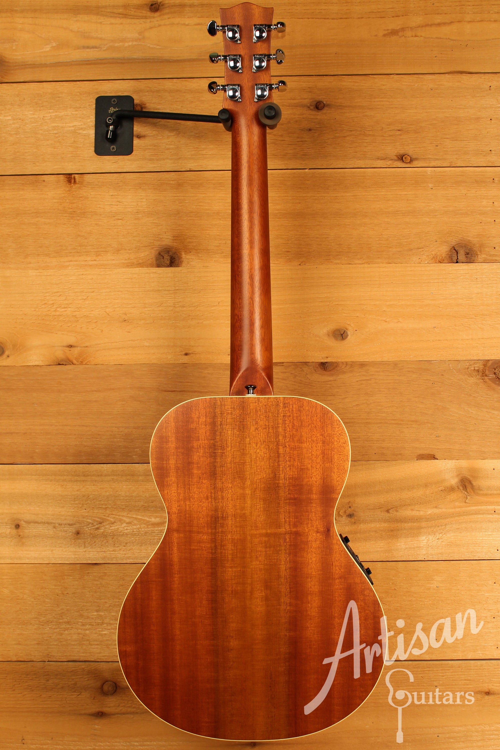 Maton EMTE Tommy Emmanuel Signature Mini Guitar Sitka Spuce and Queensland Maple ID-12324 - Artisan Guitars