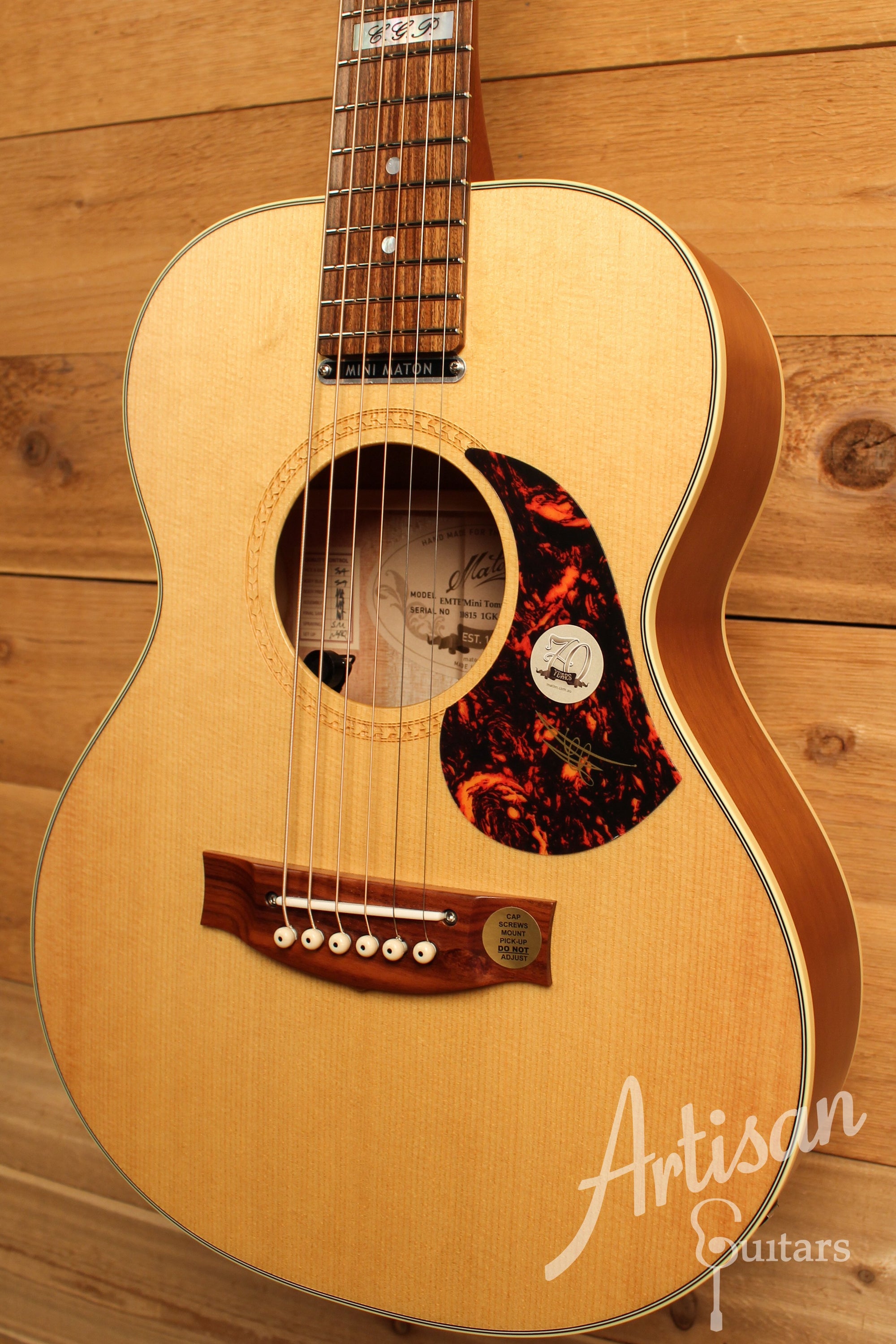 Maton EMTE Tommy Emmanuel Signature Mini Guitar Sitka Spuce and Queensland Maple ID-12324 - Artisan Guitars