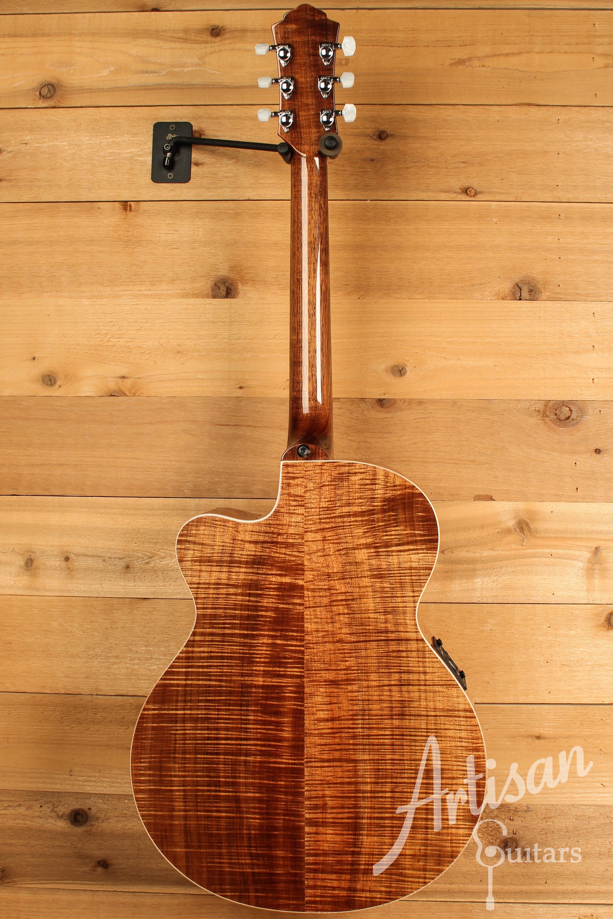 Maton Custom Shop Jumbo w/ "AAA" Sitka & Blackwood ID-12325 - Artisan Guitars
