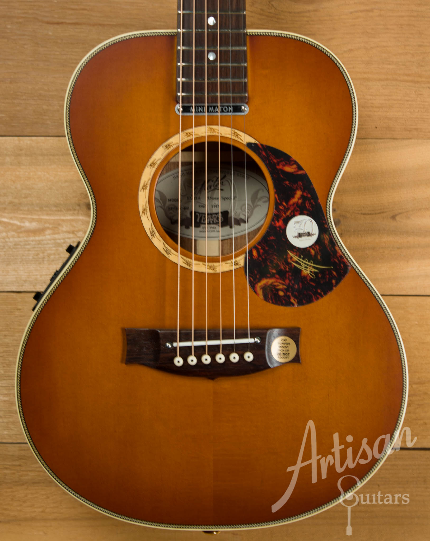 Maton EMD 6 Mini Maton Diesel Guitar Sitka with Blackwood and Vintage Amber Sunburst ID-10616 - Artisan Guitars
