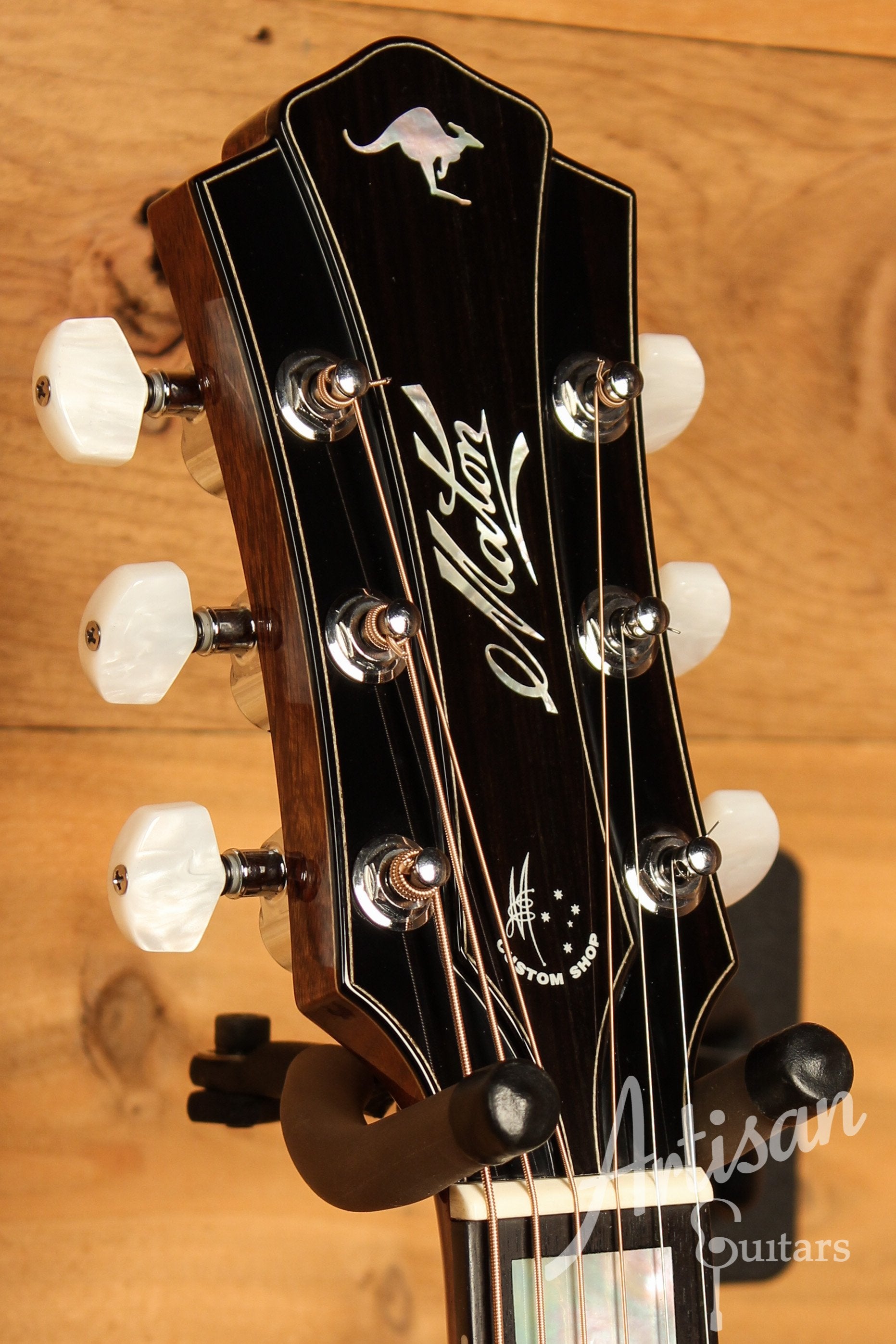 Maton Custom Shop Jumbo w/ "AAA" Sitka & Blackwood ID-12325 - Artisan Guitars