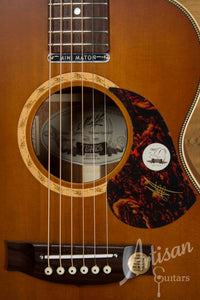 Maton EMD 6 Mini Maton Diesel Guitar Sitka with Blackwood and Vintage Amber Sunburst AP5 ID-10617 - Artisan Guitars