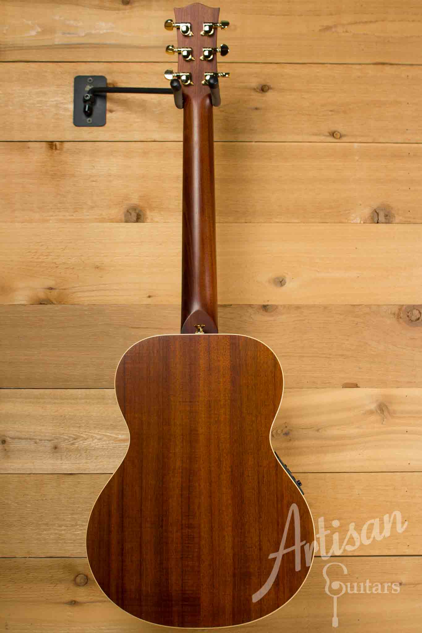 Maton EMD 6 Mini Maton Diesel Guitar Sitka with Blackwood and Vintage Amber Sunburst AP5 ID-10617 - Artisan Guitars
