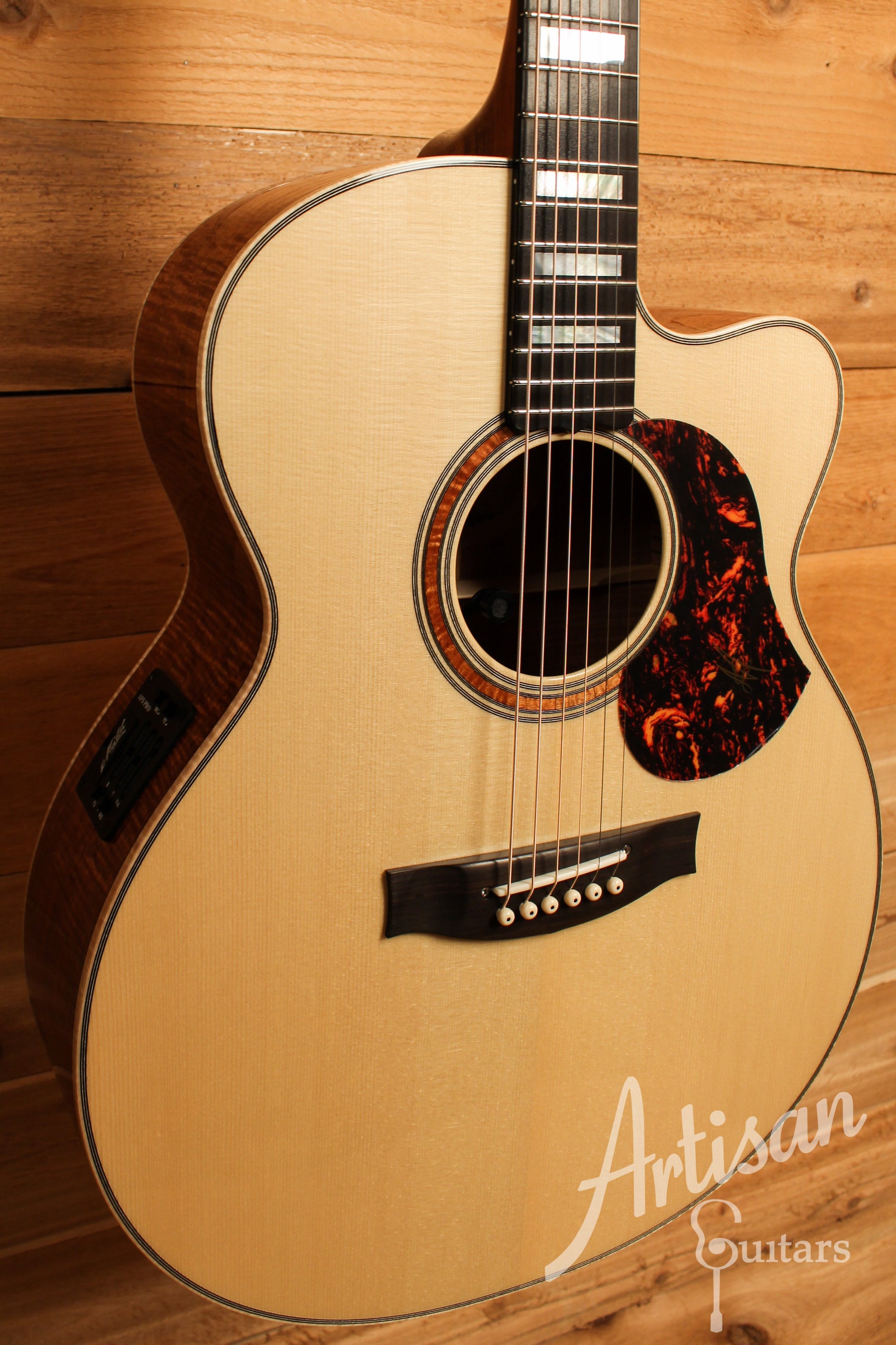 Maton Custom Shop Jumbo w/ "AAA" Sitka & Blackwood ID-12325 - Artisan Guitars