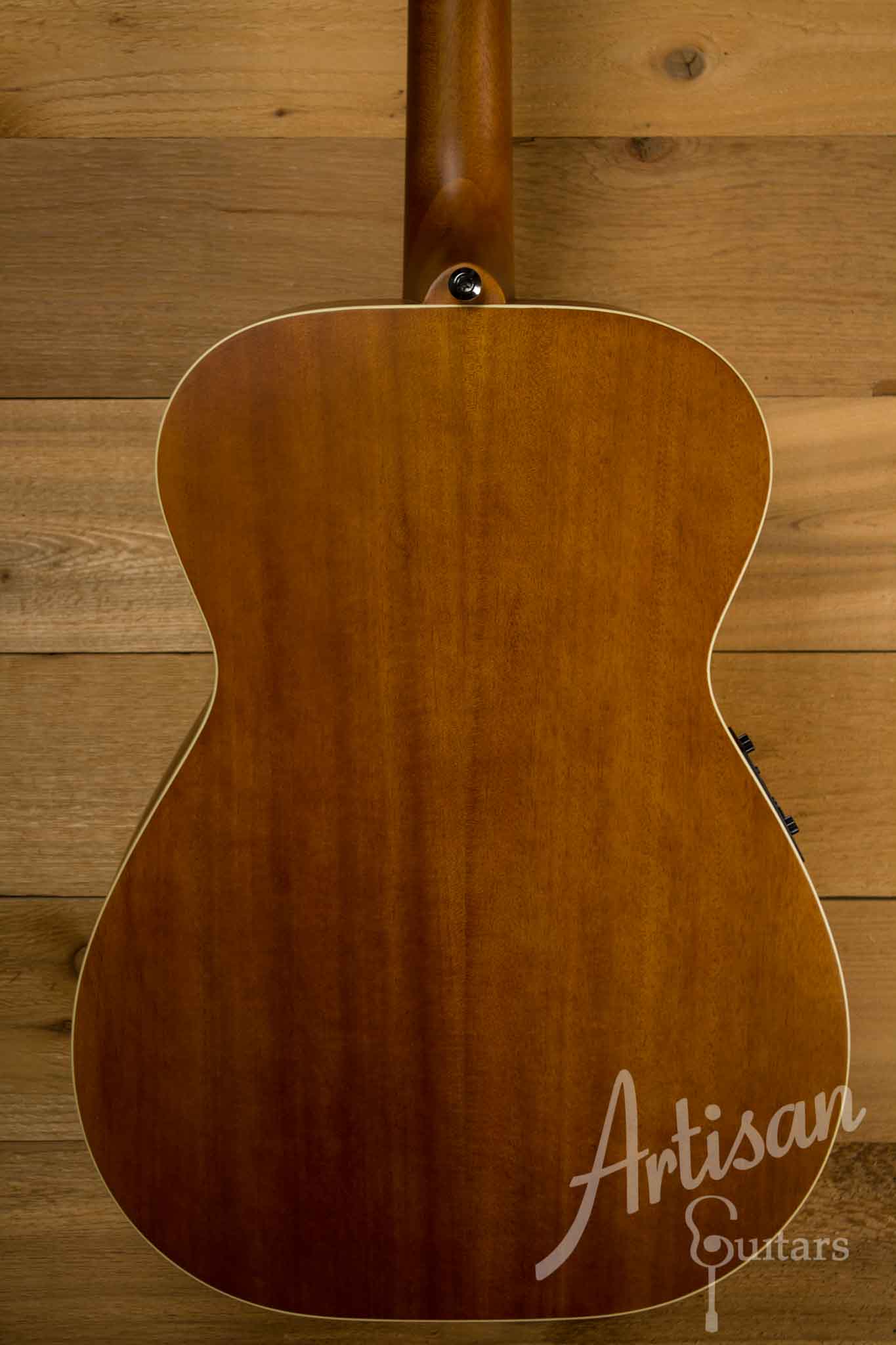 Maton EBG 808 TE Tommy Emmanuel Signature Guitar ID-10528 - Artisan Guitars