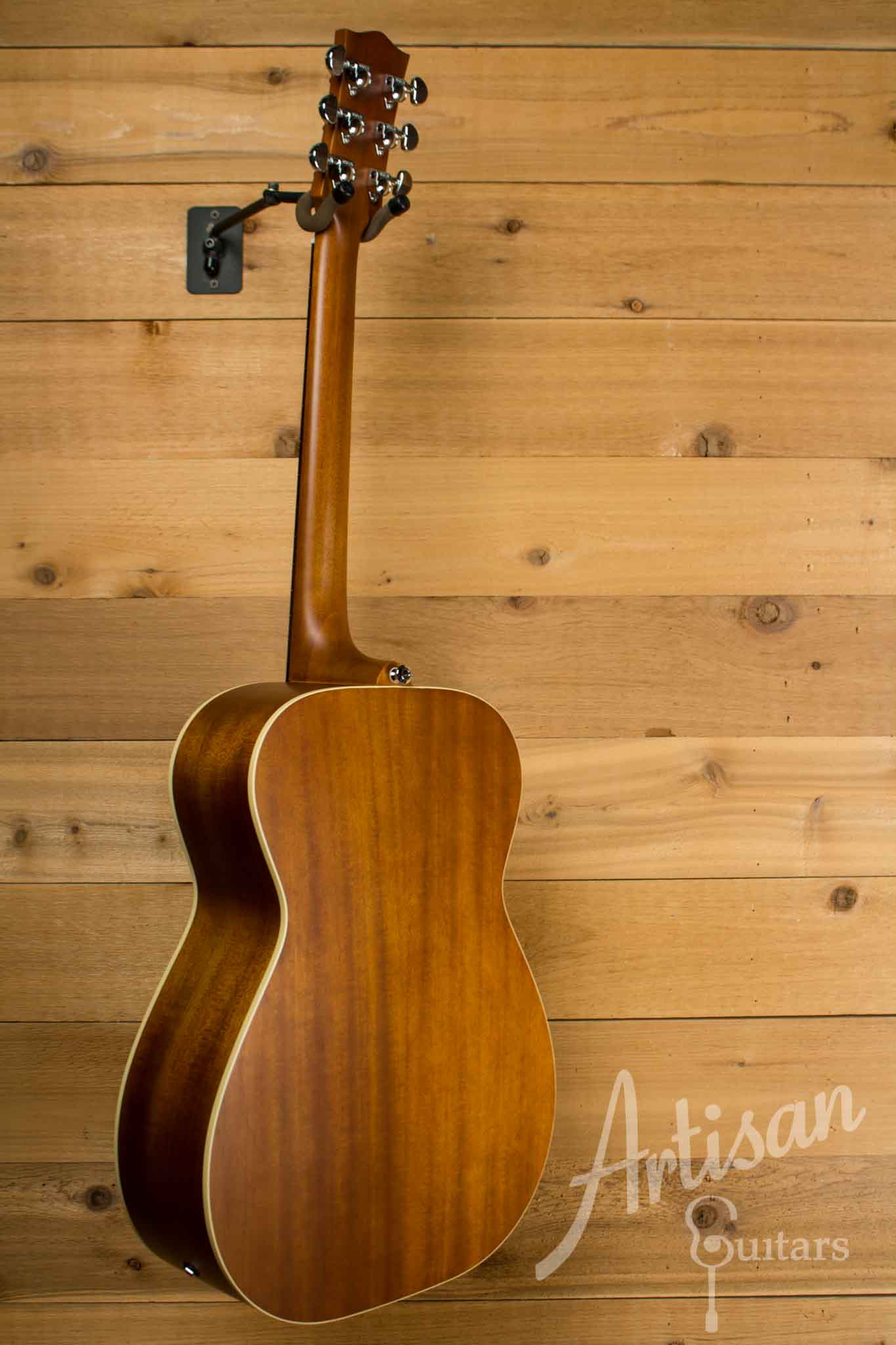 Maton EBG 808 TE Tommy Emmanuel Signature Guitar ID-10528 - Artisan Guitars