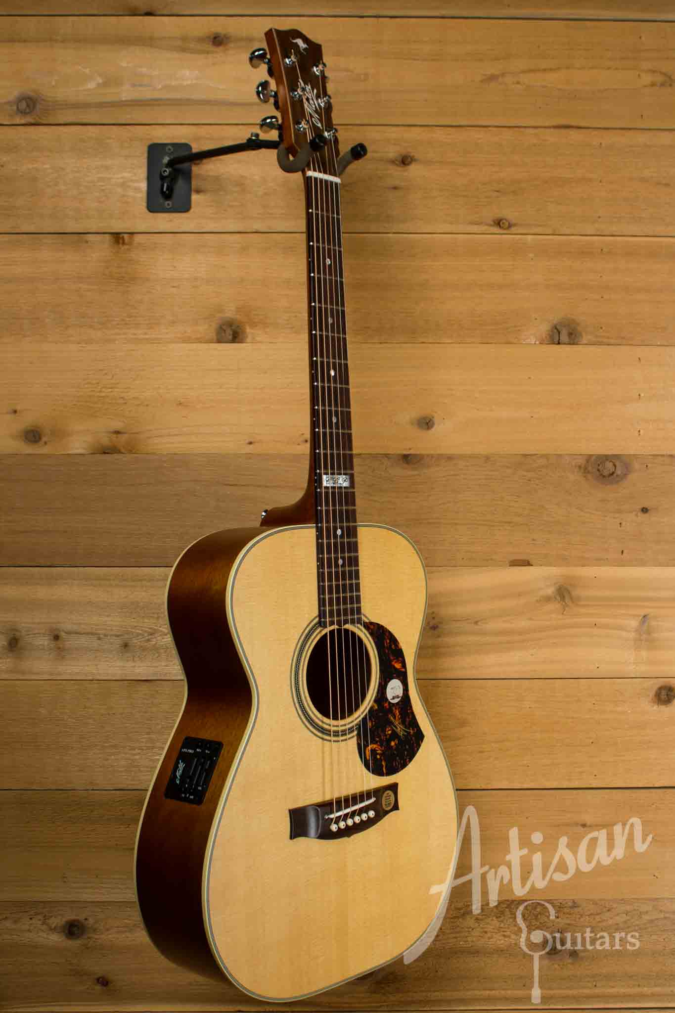 Maton EBG 808 TE Tommy Emmanuel Signature Guitar ID-10529 - Artisan Guitars