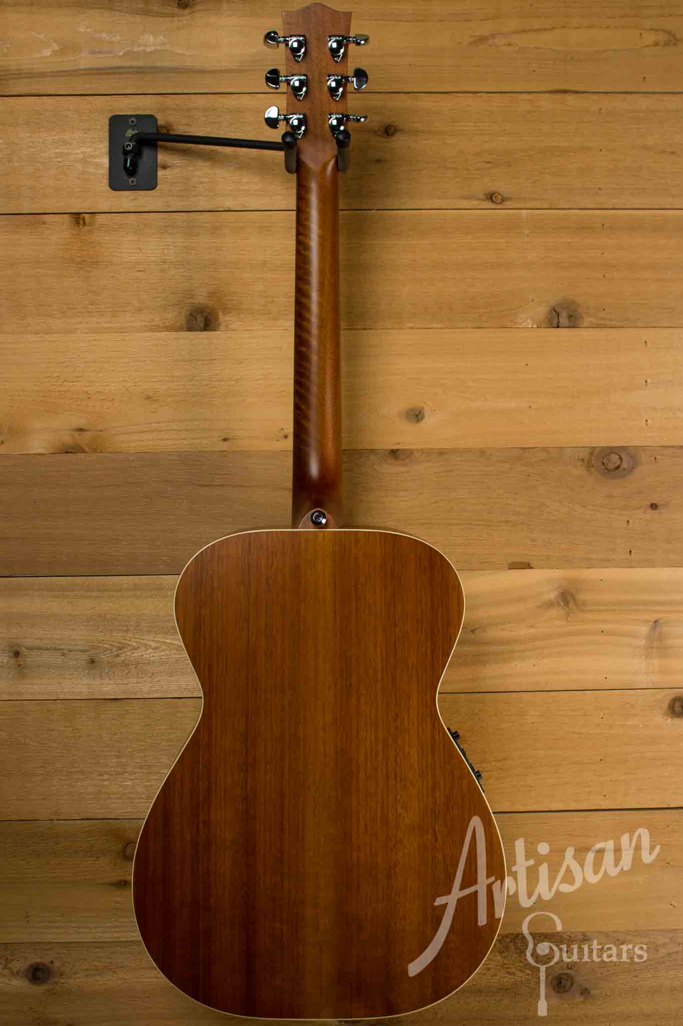 Maton EBG 808 TE Tommy Emmanuel Signature Guitar ID-10529 - Artisan Guitars