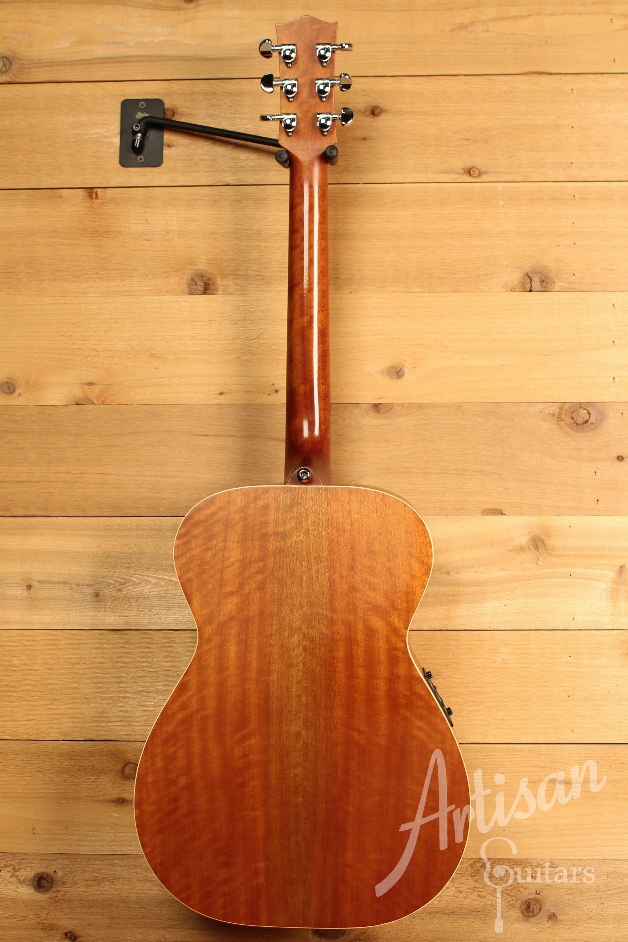Maton EBG808TE Tommy Emmaunel Signature Sitka and Queensland Maple Pre-Owned 2014 ID-11880 - Artisan Guitars