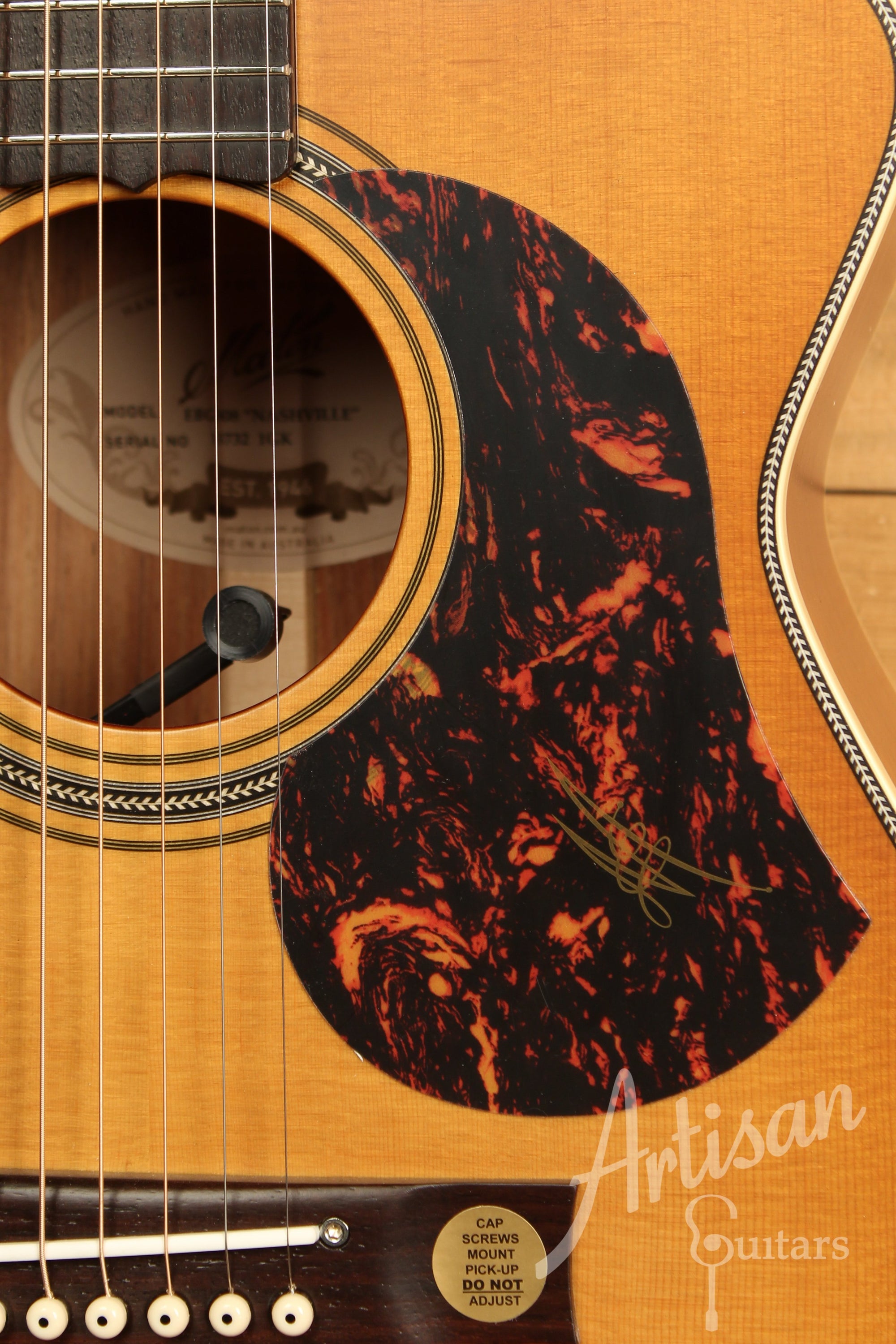 Maton EBG808C Nashville Series Sitka Spruce and Blackwood with Vintage Amber Sunburst Finish and Cutaway ID-11891 - Artisan Guitars