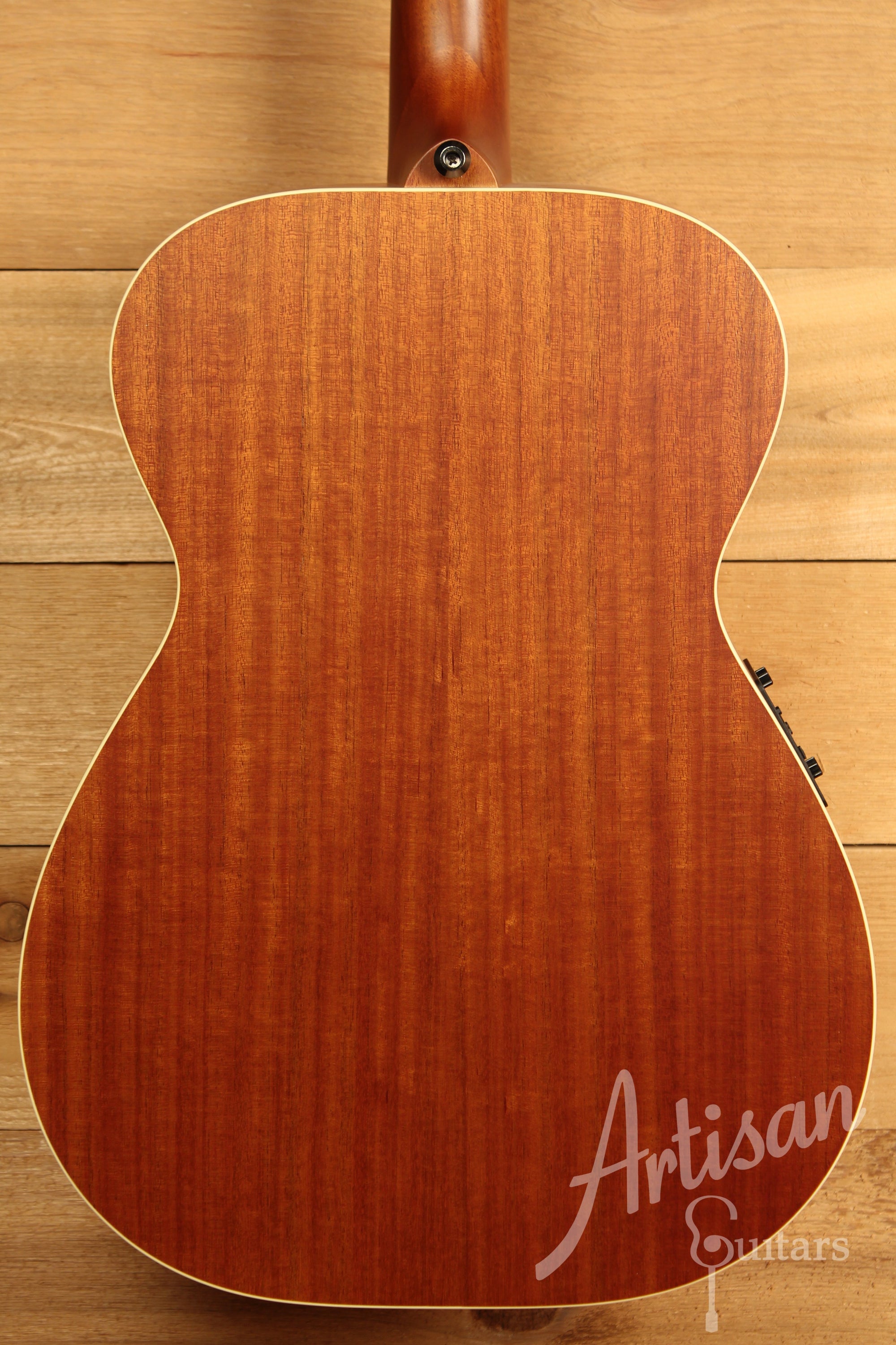 Maton EBG 808 TE Tommy Emmanuel Signature Guitar ID-11893 - Artisan Guitars