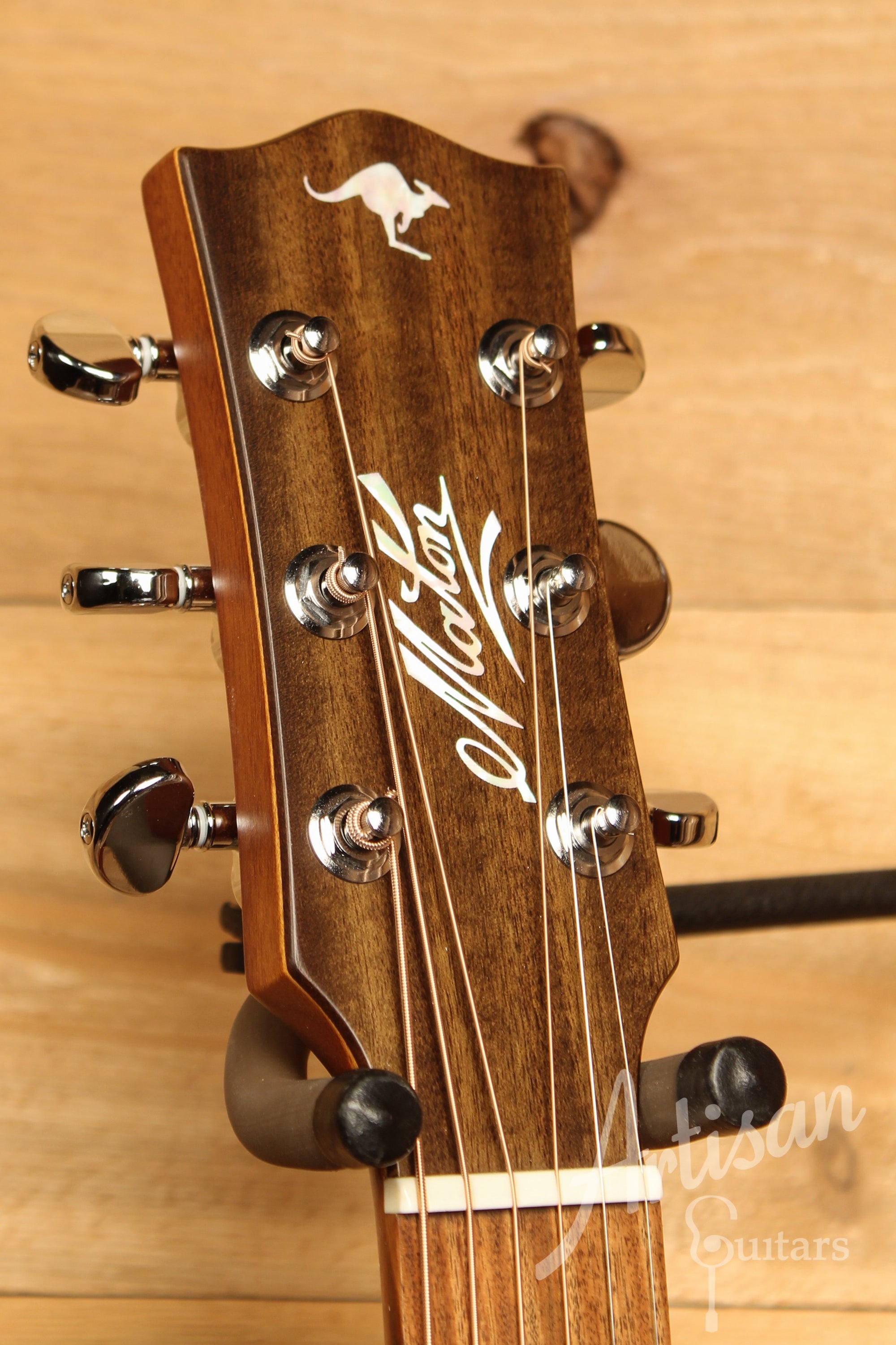 Maton EBG 808 TE Tommy Emmanuel Signature Guitar ID-11893 - Artisan Guitars