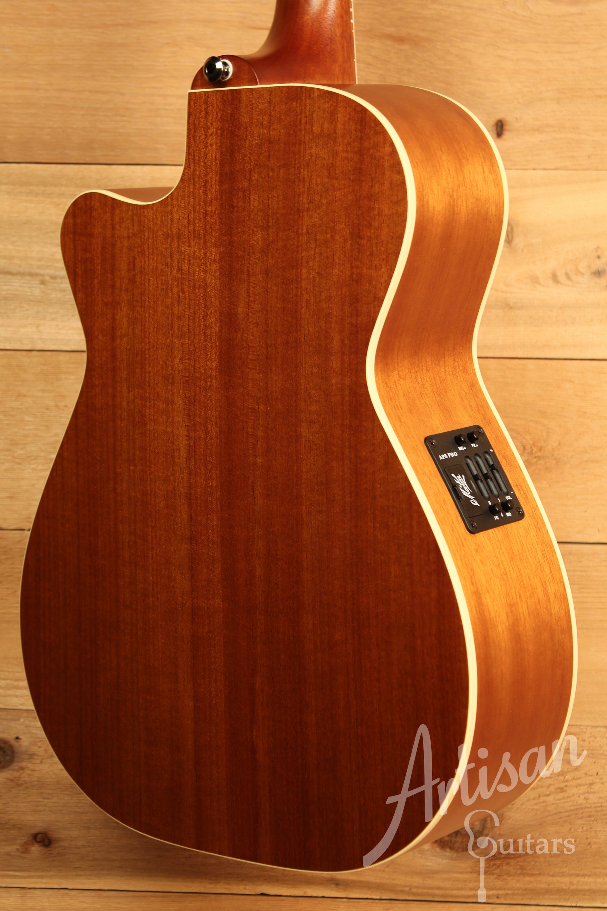 Maton EBG 808C TE Tommy Emmanuel Signature Guitar Cutaway ID-11892 - Artisan Guitars