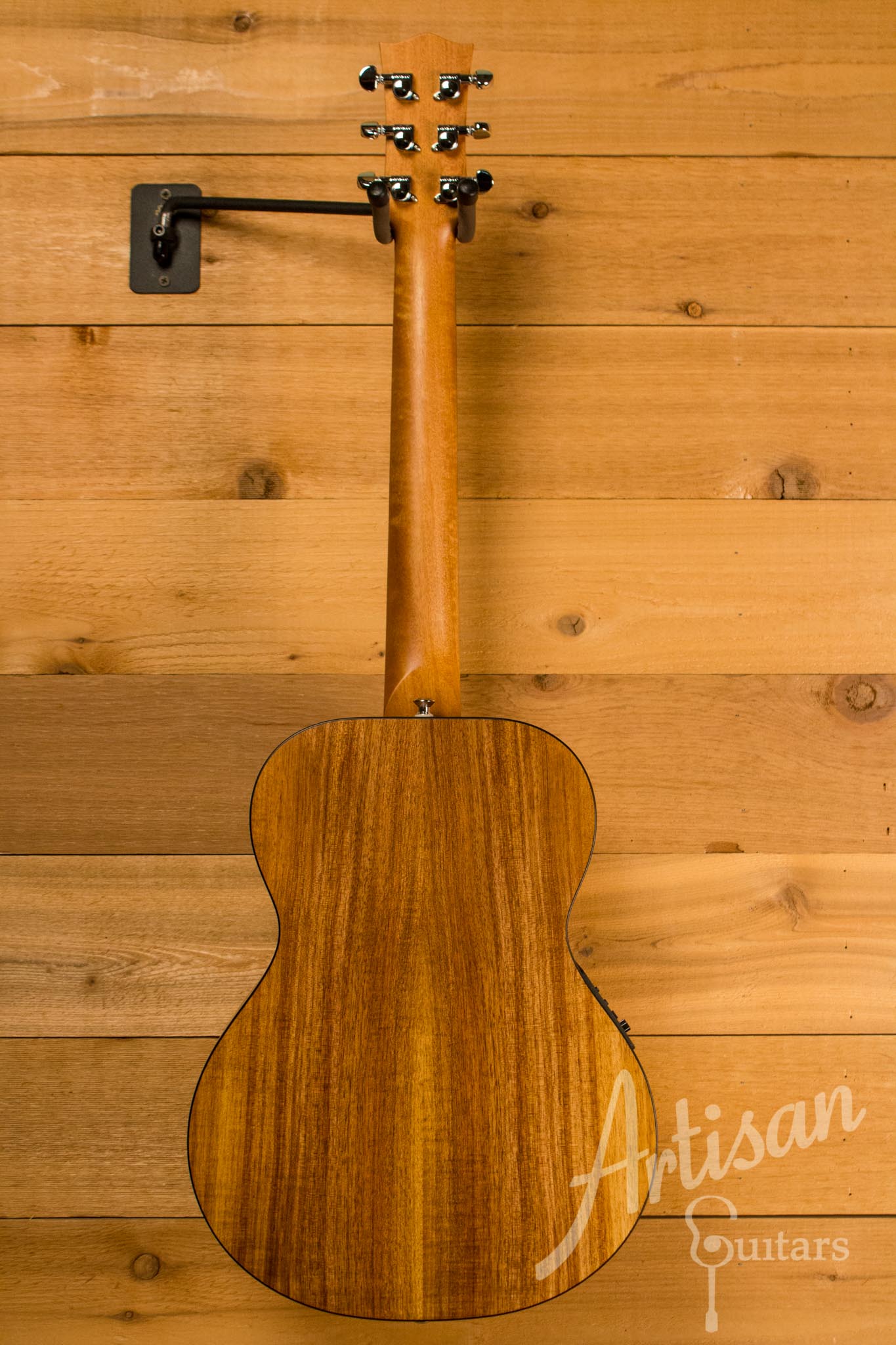 Maton EMS6 Mini Guitar Sitka Spuce and Blackwood ID-10684 - Artisan Guitars