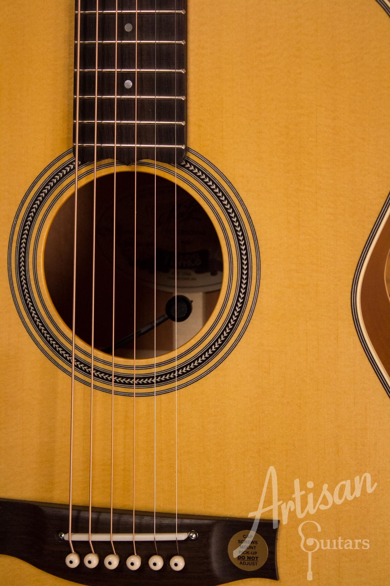 Maton T.E Personal Guitar Sitka Spruce and Queensland Maple ID-10693 - Artisan Guitars