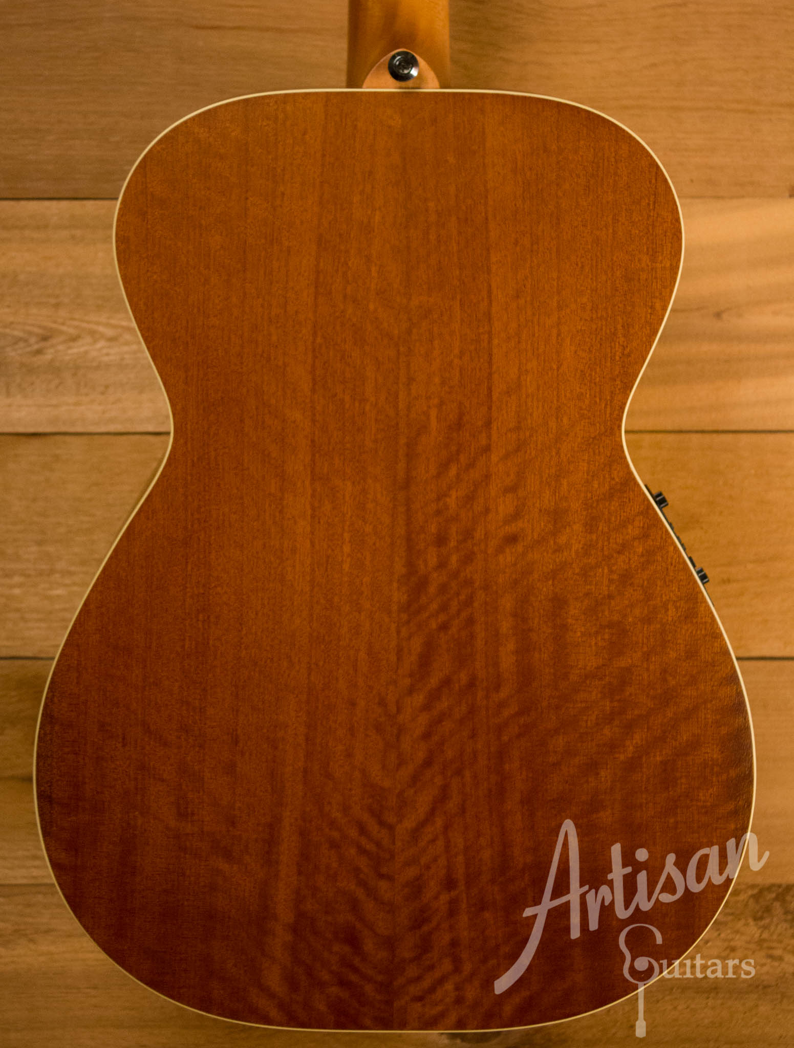 Maton T.E Personal Guitar Sitka Spruce and Queensland Maple ID-10693 - Artisan Guitars