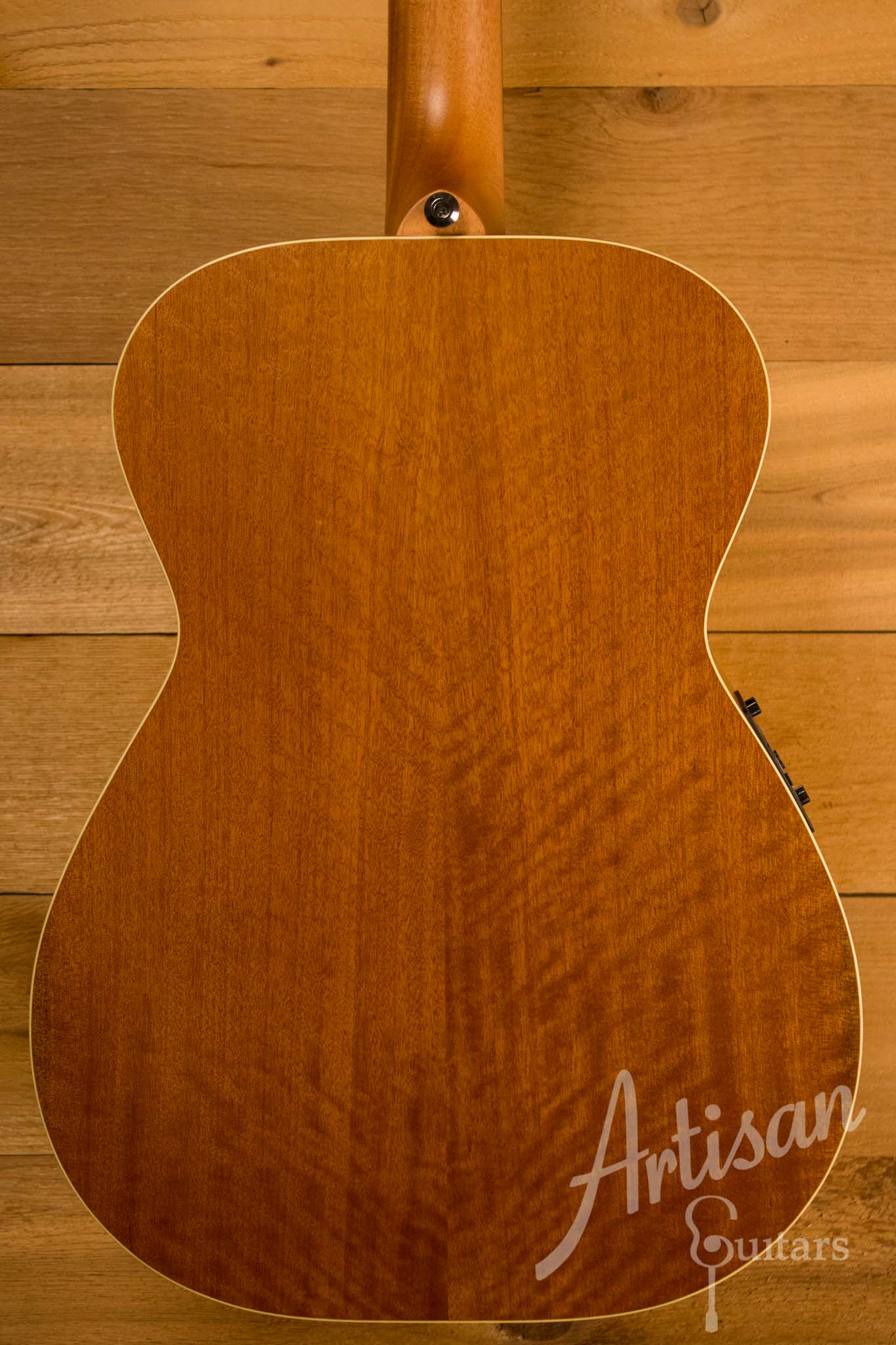 Maton T.E Personal Guitar Sitka Spruce and AAA"Bees Wings" Queensland Maple ID-10694 - Artisan Guitars
