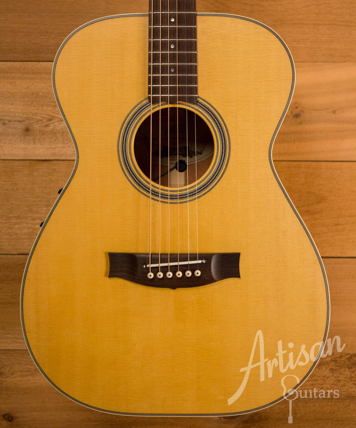 Maton T.E Personal Guitar Sitka Spruce and Queensland Maple ID-10695 - Artisan Guitars
