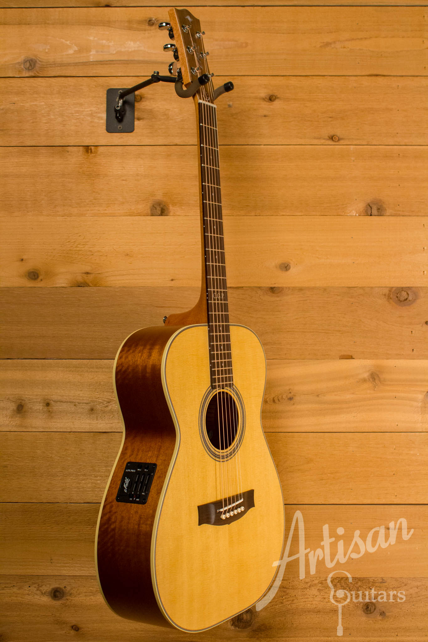 Maton T.E Personal Guitar Sitka Spruce and Queensland Maple ID-10695 - Artisan Guitars