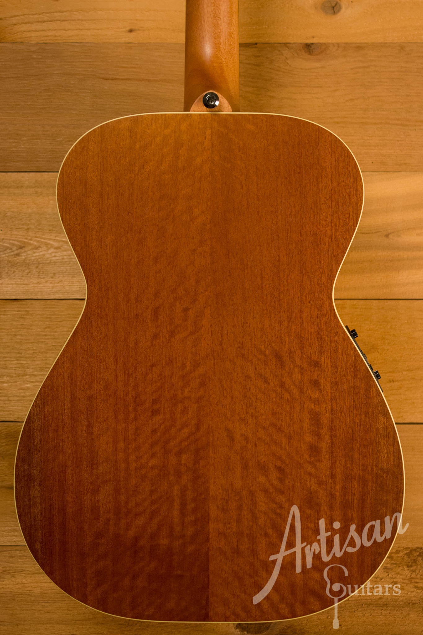 Maton T.E Personal Guitar Sitka Spruce and Queensland Maple ID-10695 - Artisan Guitars