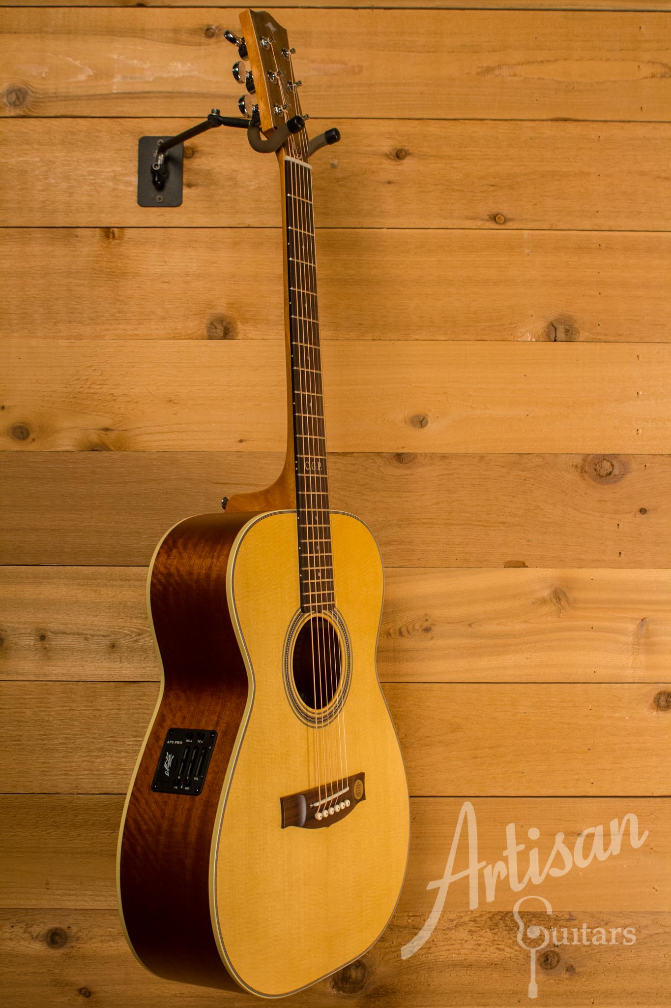 Maton T.E Personal Guitar Sitka Spruce and Queensland Maple ID-10696 - Artisan Guitars