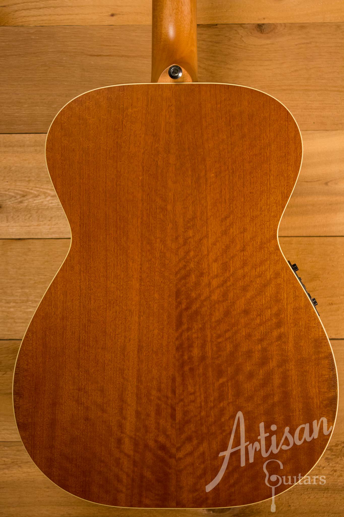 Maton T.E Personal Guitar Sitka Spruce and Queensland Maple ID-10696 - Artisan Guitars