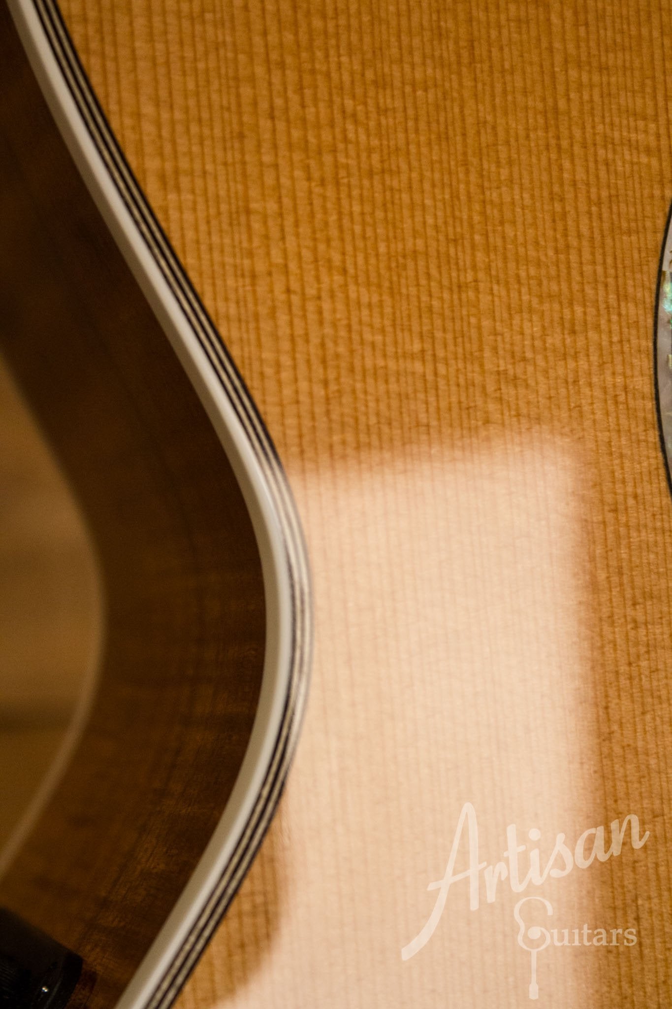 Maton Custom Shop 808 Debonair with Torrefied Spruce and Blackwood Pre-Owned 2014 ID-10711 - Artisan Guitars