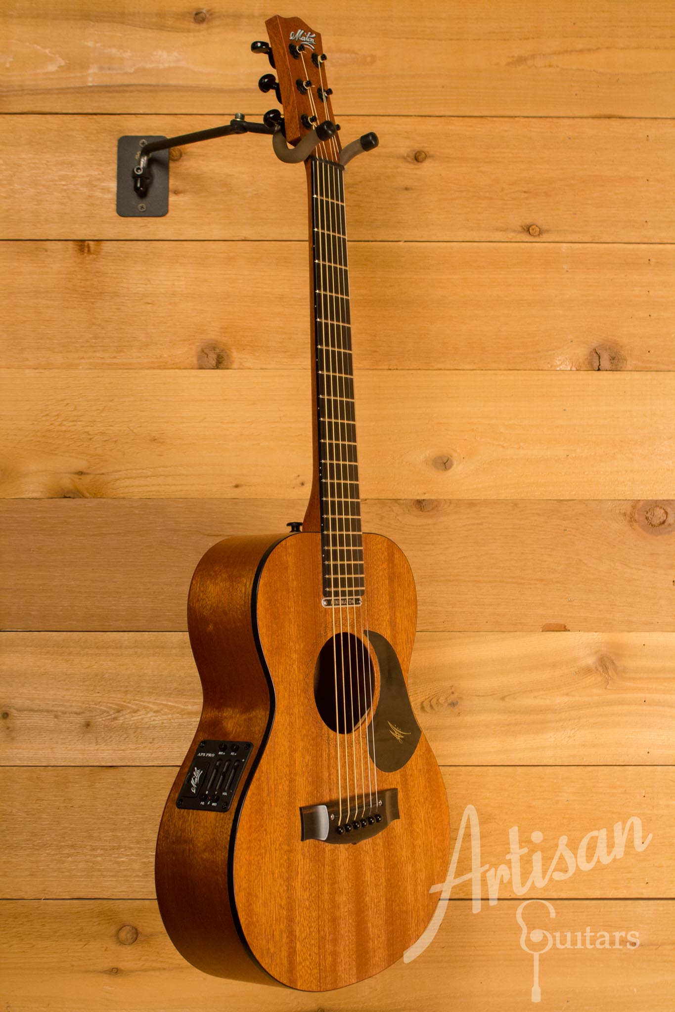 Maton EMM 6 Mini Maton Guitar All Mahogany Pre-Owned 2014 ID-10715 - Artisan Guitars