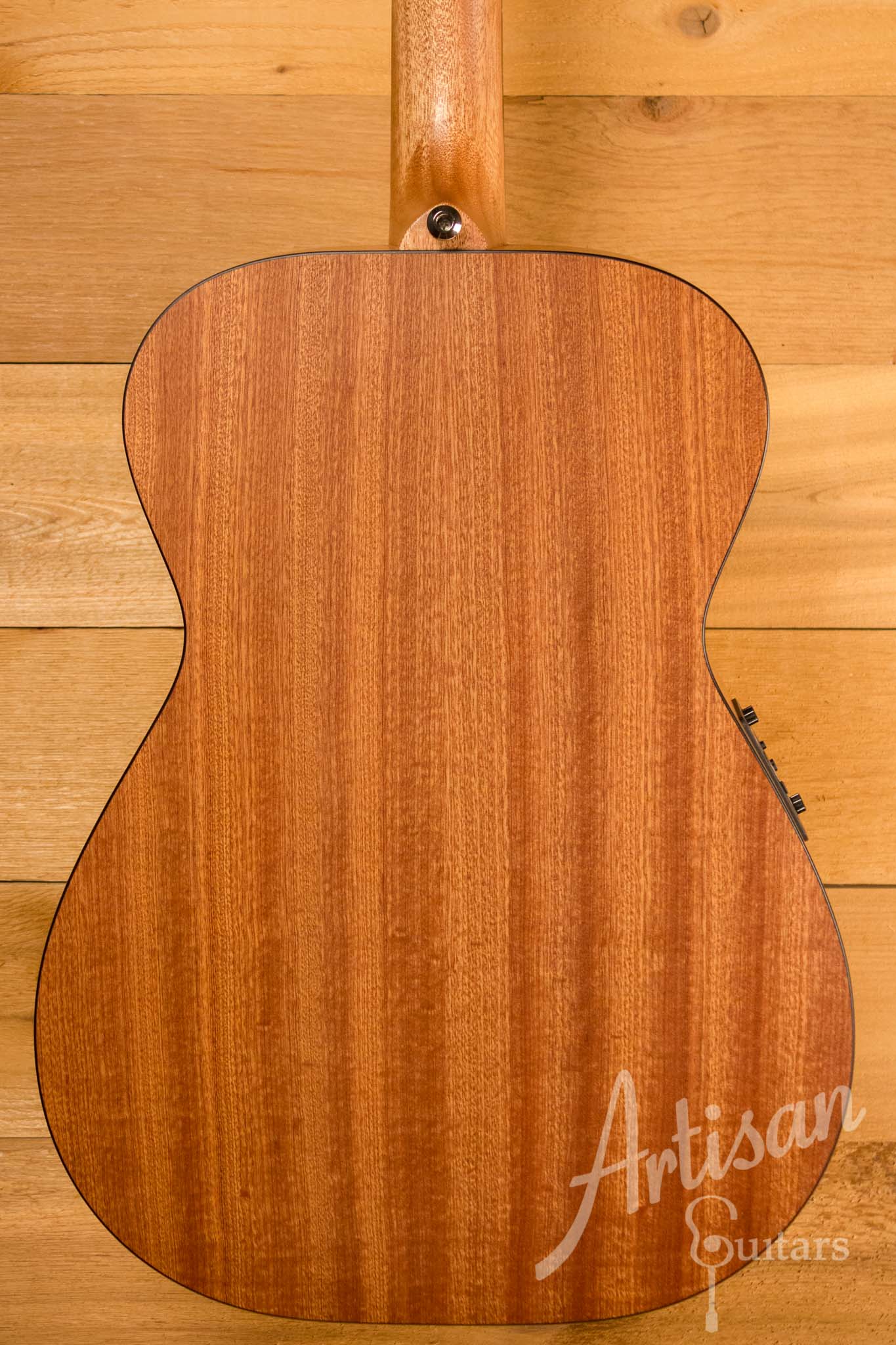 Maton M808 Guitar Sapele Top, Back, and Sides with AP5 Pro pickup ID-10720 - Artisan Guitars