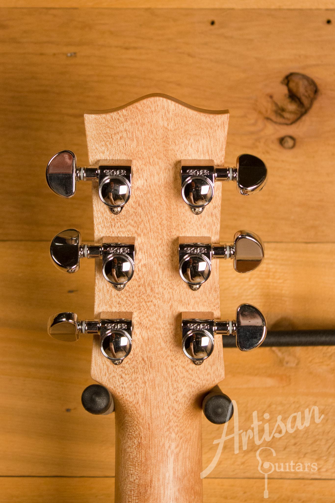 Maton SRS808C Guitar Western Red Cedar and Solid Blackwood Cutaway ID-10721 - Artisan Guitars