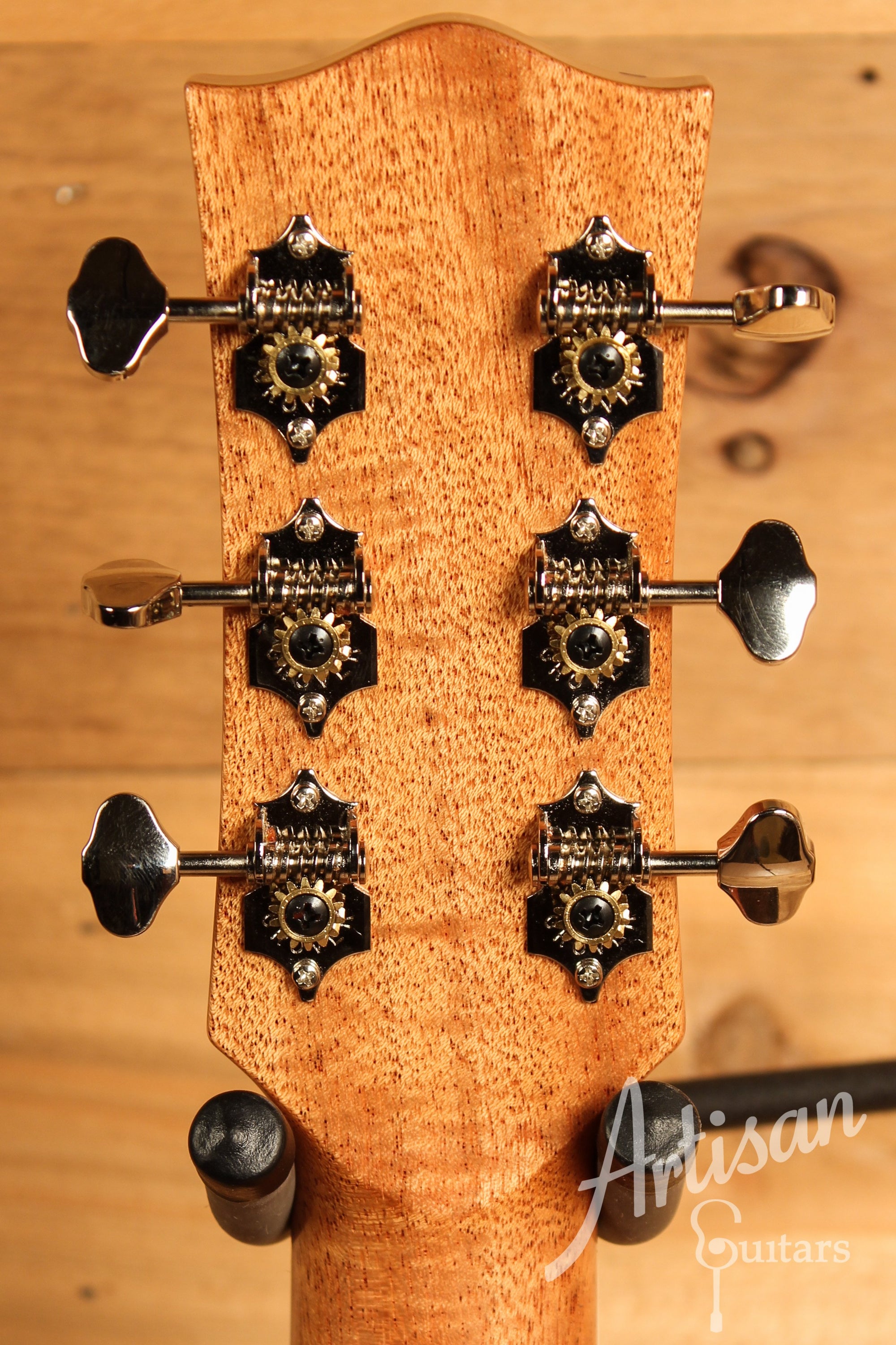 Maton Custom Shop Classic Guitar with European Spruce and Indian Rosewood ID-12374 - Artisan Guitars