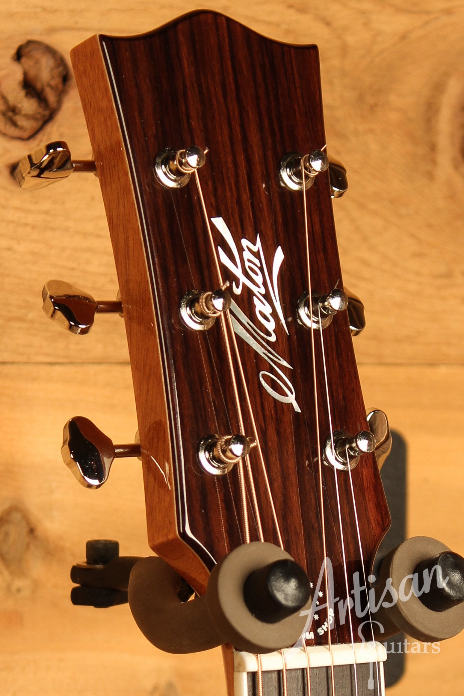 Maton Custom Shop Classic Guitar with European Spruce and Indian Rosewood ID-12628 - Artisan Guitars